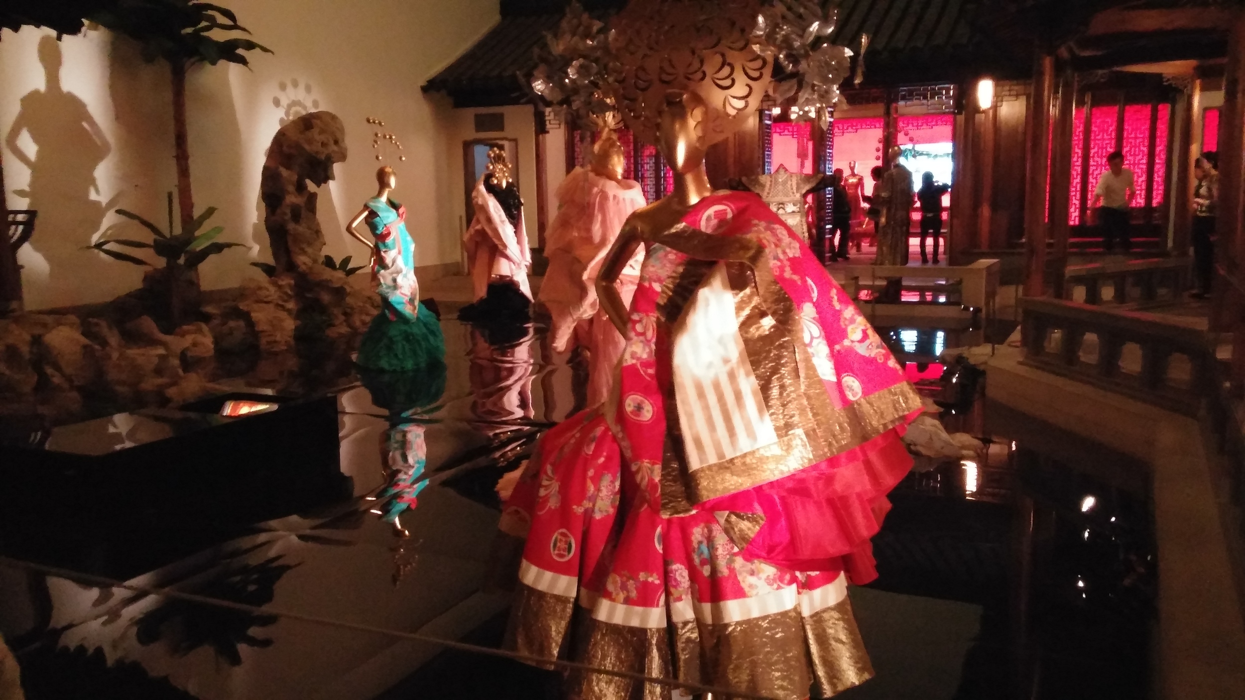 Zerlinda documented part of the China Looking Through the Looking Glass exhibition at the Anna Wintour Costume Center at the Metropolitan Museum.