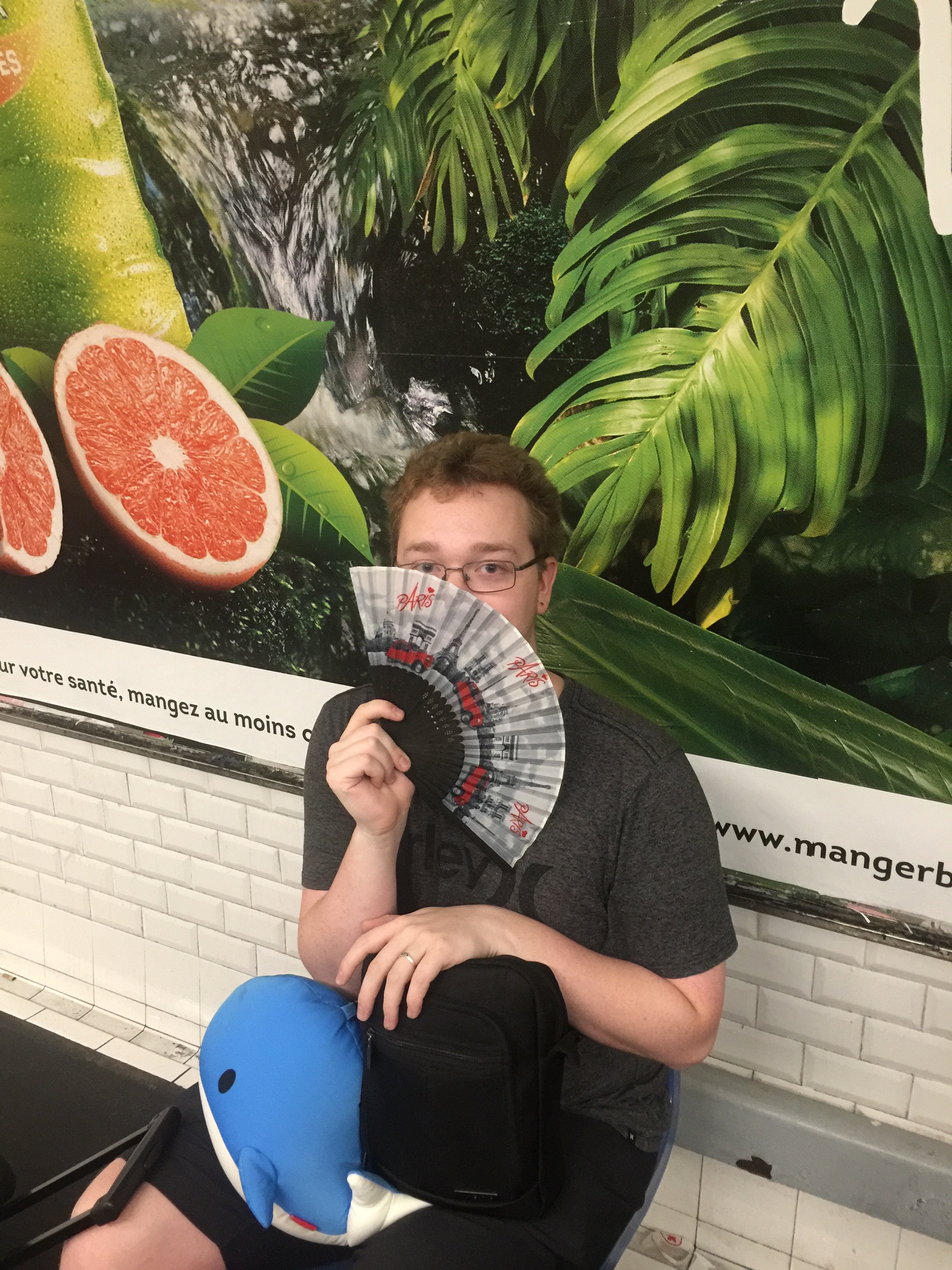 Cameron beating the summer heat in Paris :) 