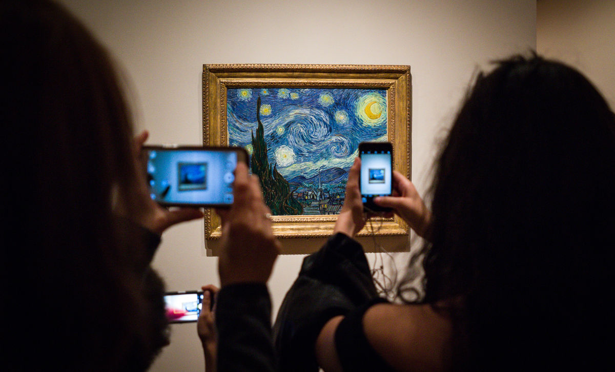 "Are Smartphones Keeping Us from Appreciating Art?"