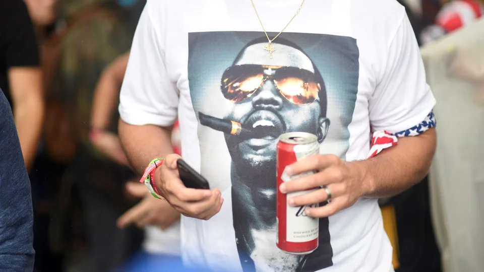 "https://www.theatlantic.com/entertainment/archive/2018/04/kanye-west-maga-hat-media/558962/"