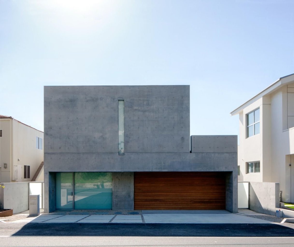"Kanye West Buys Tadao Ando-Designed Malibu House"