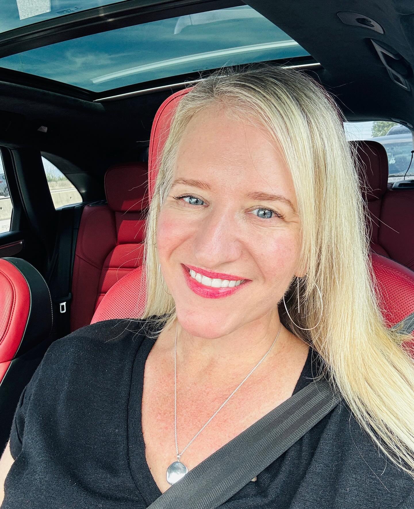 Summer freedom vibes ✨💃🏼☀️🕶️🍓✨more than ever, not taking it for granted.
.
.
.
#shamelessselefie #summer #stressfree #freedom