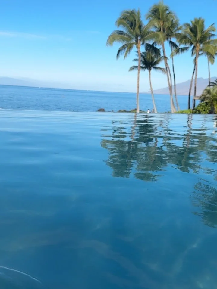 Resting, dreaming, and plotting the year ahead 💙✨😘
.
.
.
#maui #hawaii #vacationmode #newyear #planning