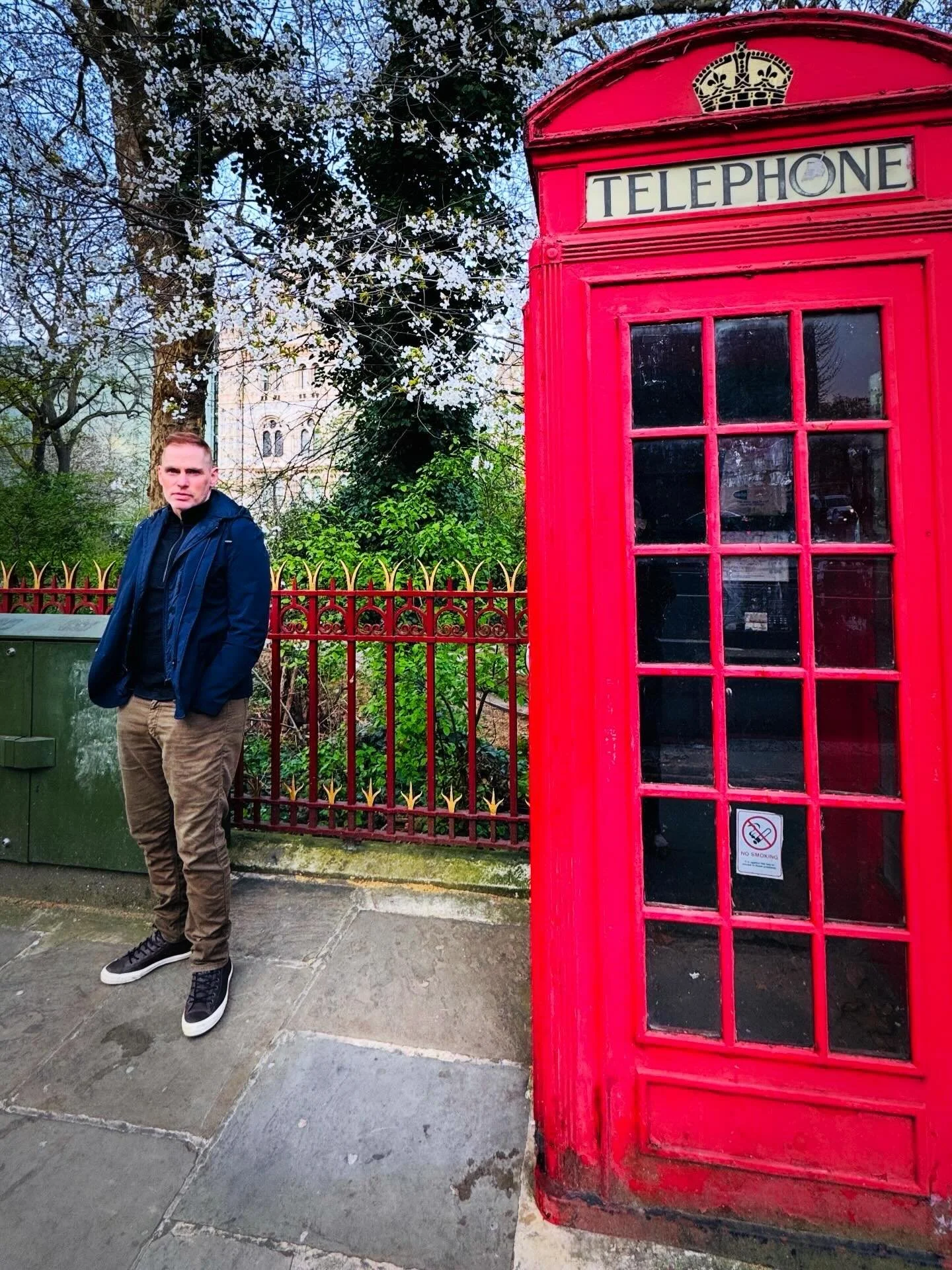 Escape to London with my favourite person!❤️✨🇬🇧 Art, research, adventure, and springtime vibes on the agenda.
.
.
.
#london #uk #arthistorianlife