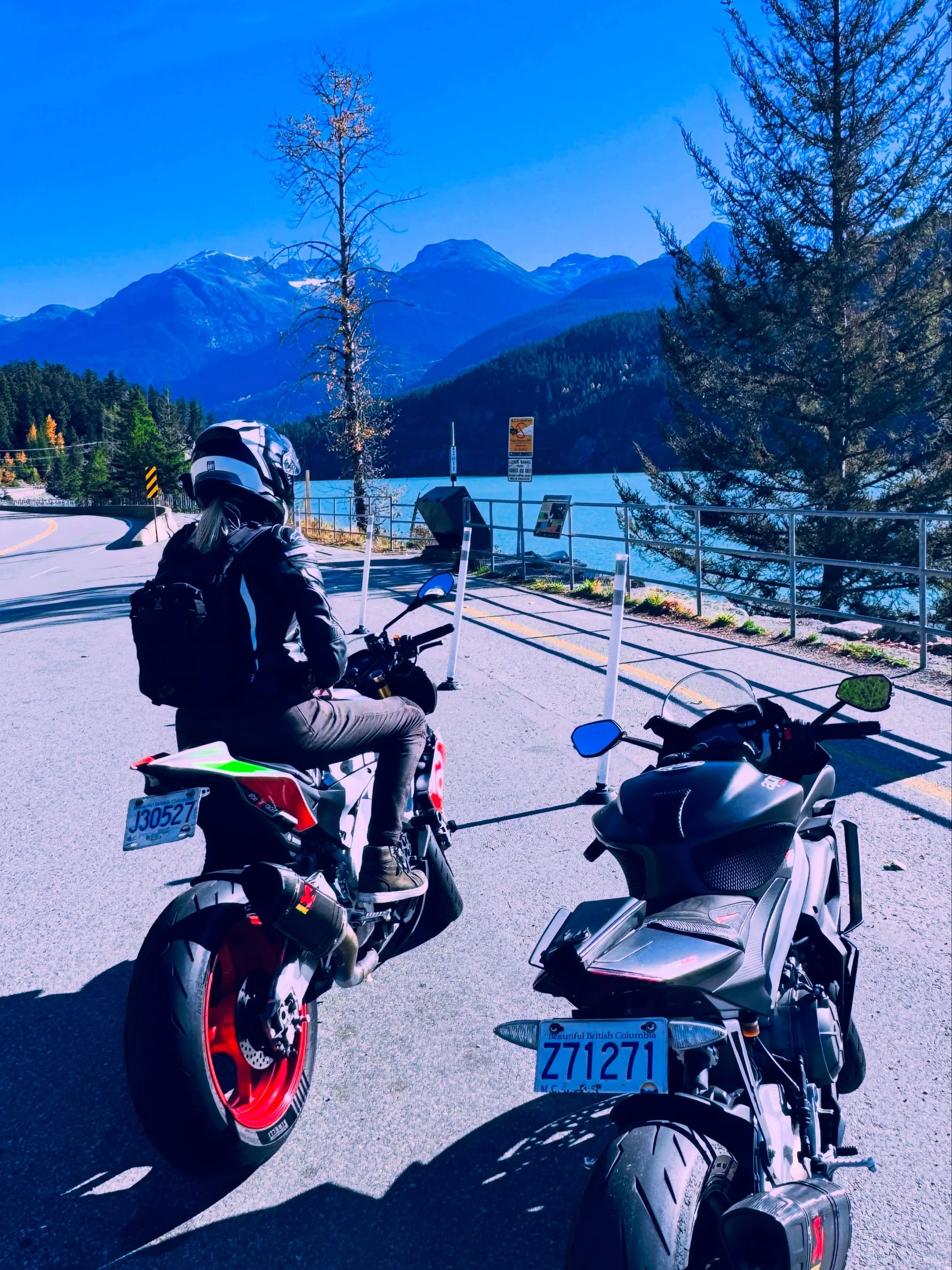Giving thanks for open roads, room to breathe, and a day filled with all this to share. Never forget that your health is your wealth. Happy Thanksgiving from our family to yours❤️🙏🏻🏍️💨🏍️💨