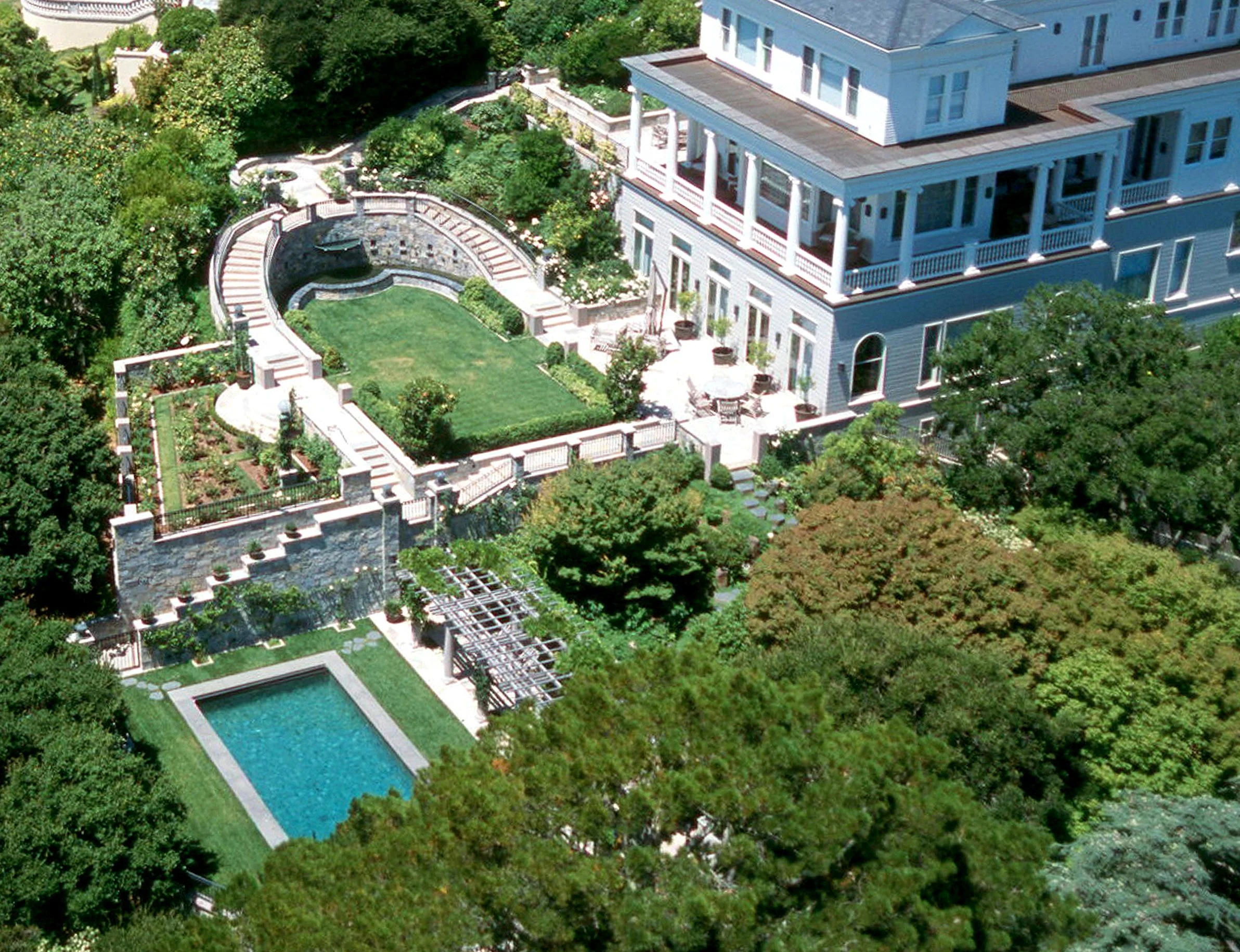 106 Locksley House.jpg