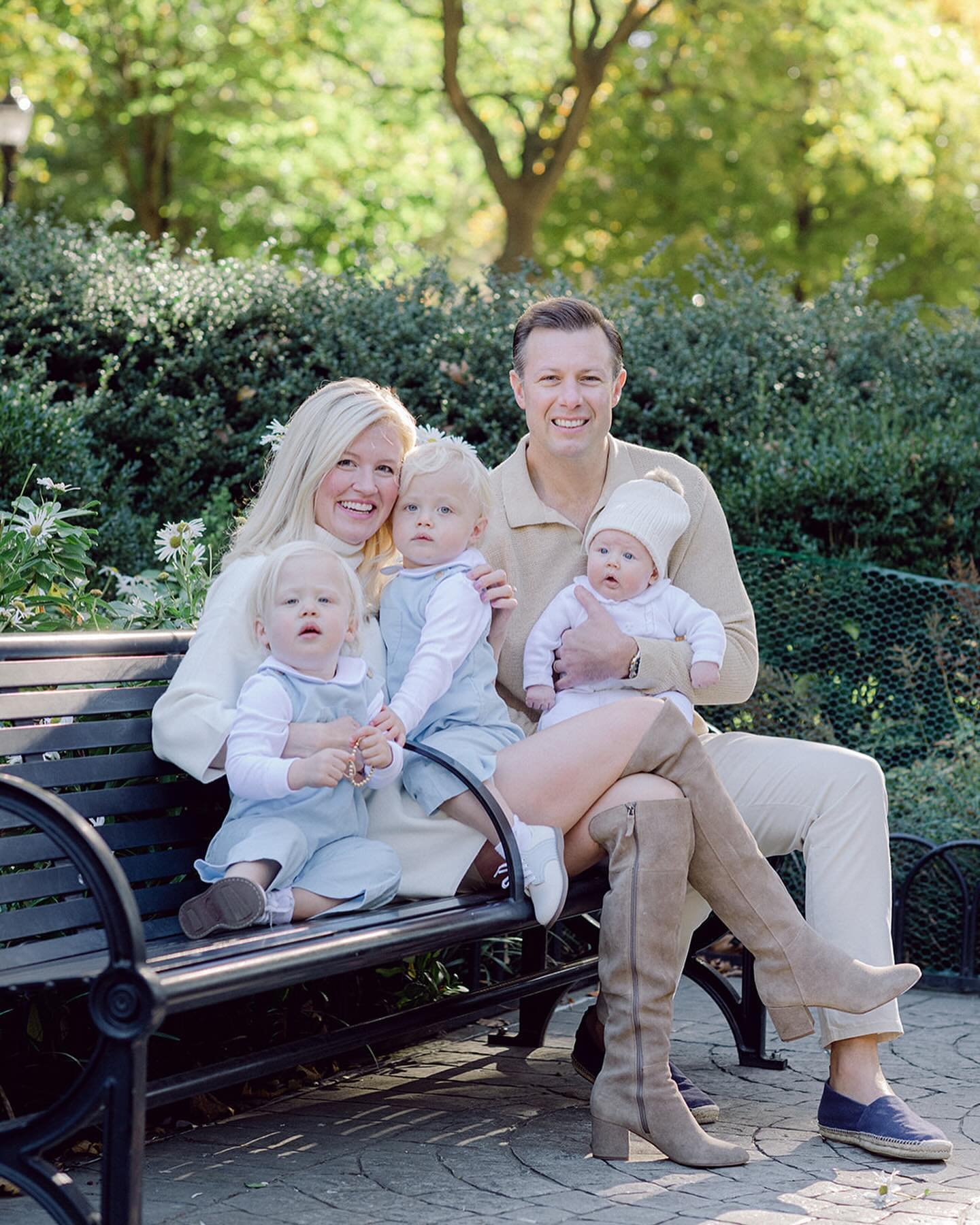 Morning sun in Hamilton Park with the most adorable family! C+T are troopers raising 3 under 2. 🙏❤️
.
.
.
.
.
.
#hamitonpark #jerseycity #jerseycityfamilyphotographer #hobokenfamilyphotographer #hobokenphotographer #nycfamilyphotographer #westfieldf