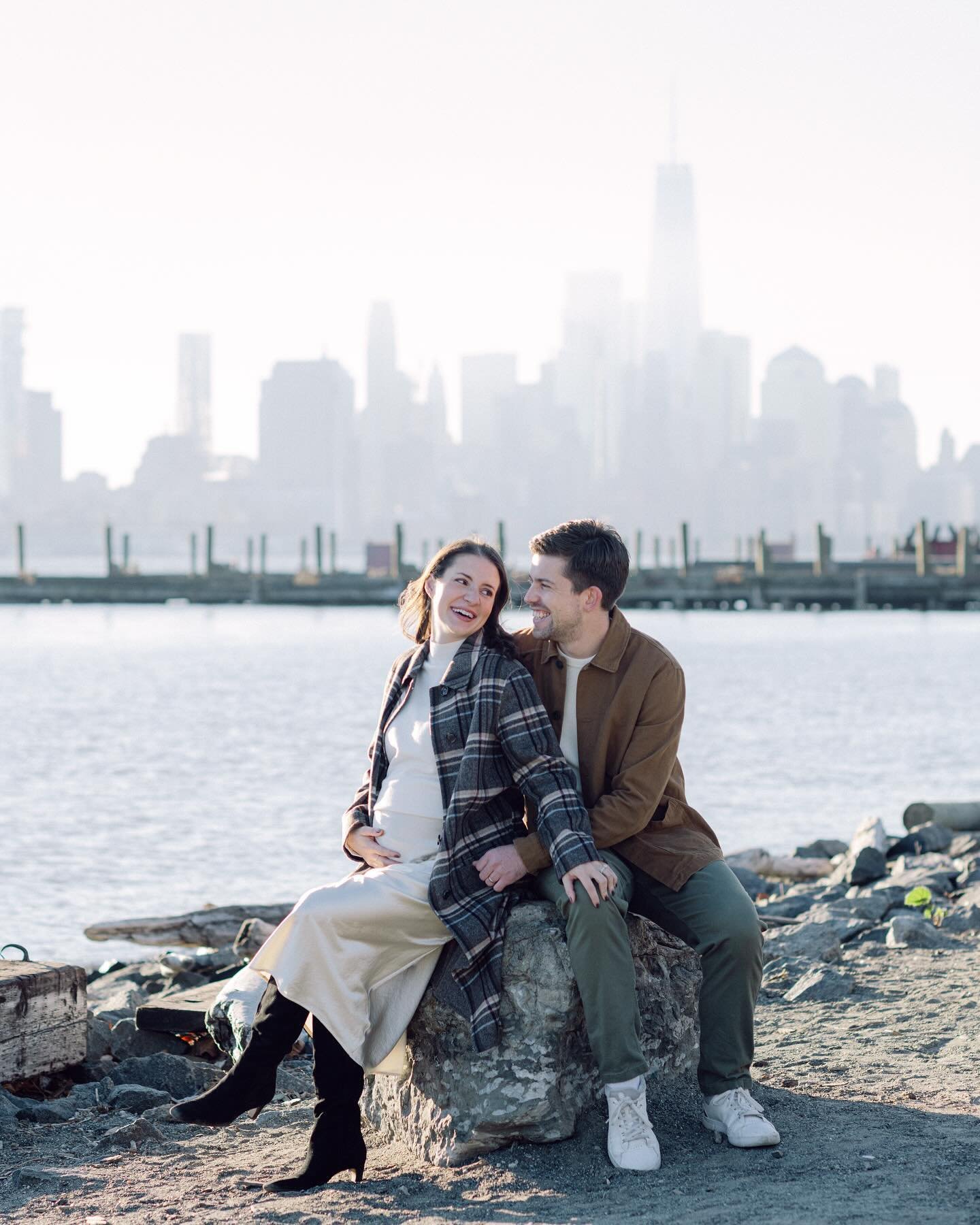 Sweet Winter maternity session in Hoboken with A+M. ❤️
.
.
.
.
.
.
#wintermaternityphotos #hobokenwinter #hobokenwintermaternity #hobokenmaternityphotographer #hobokencouple #hobokenengagementphotographer #hobokenengagement #hobokenphotographer #hobo