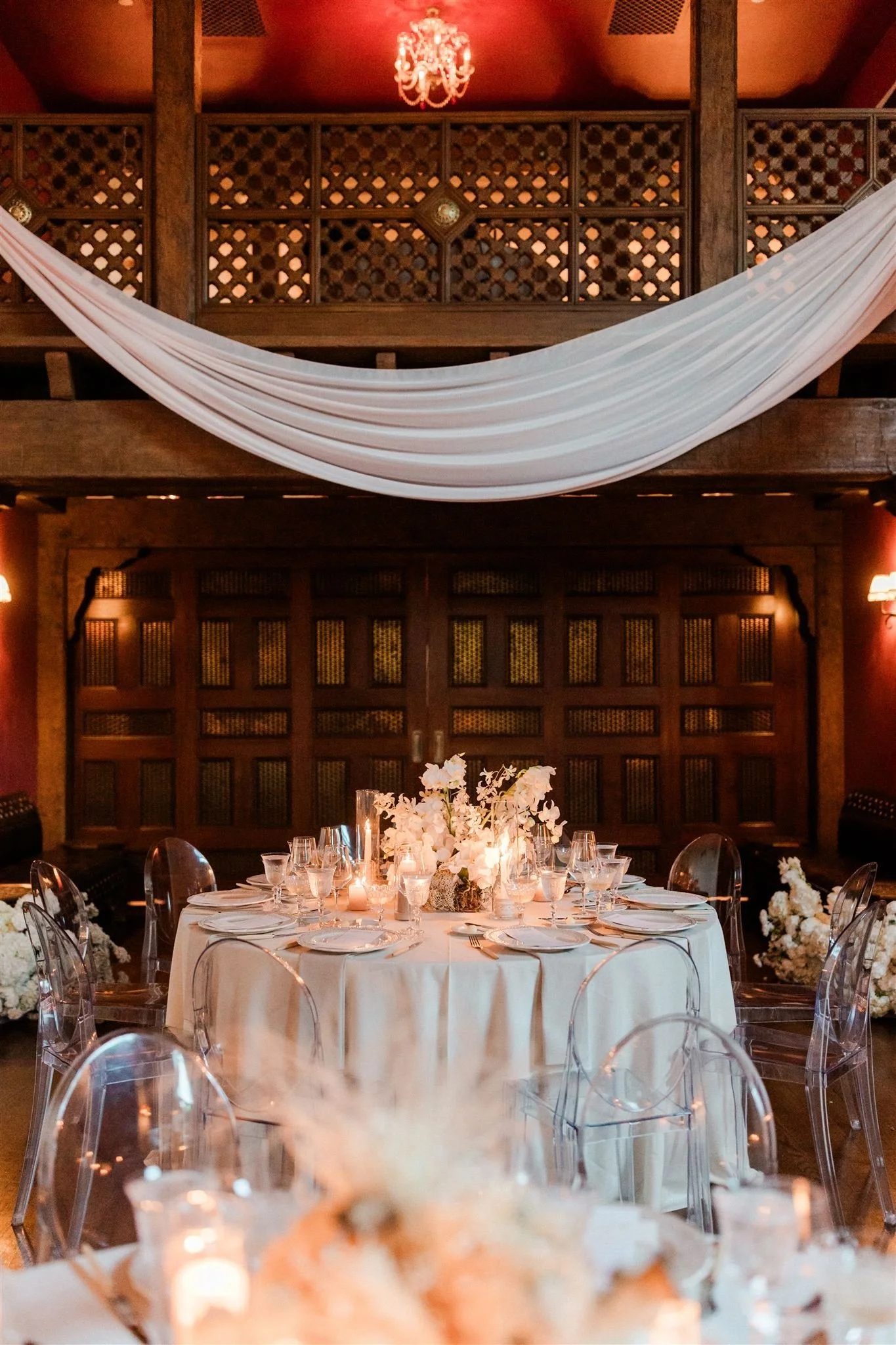going-steady-studios-architectural-playful-wedding-flowers-montecito.jpg