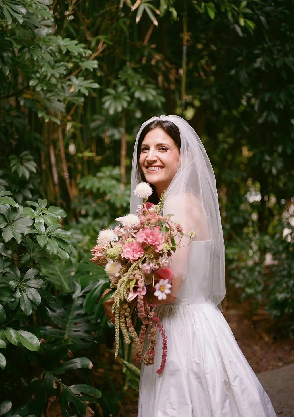 modern-bridal-flowers-dtla-wedding-florist.jpg