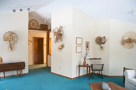 The studion of kinetic artist David C. Roy of wood That works