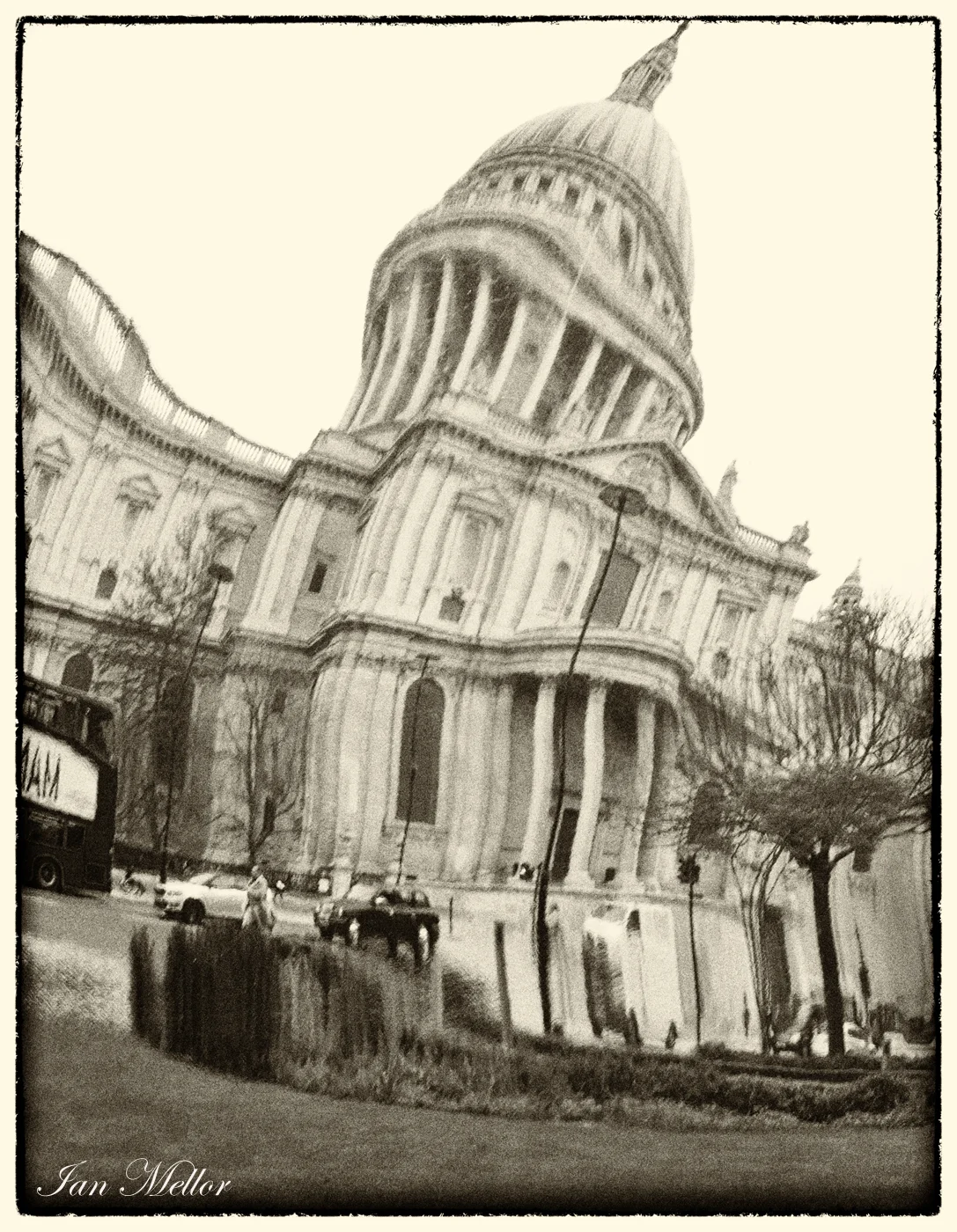 St Pauls an Alternative View.jpg