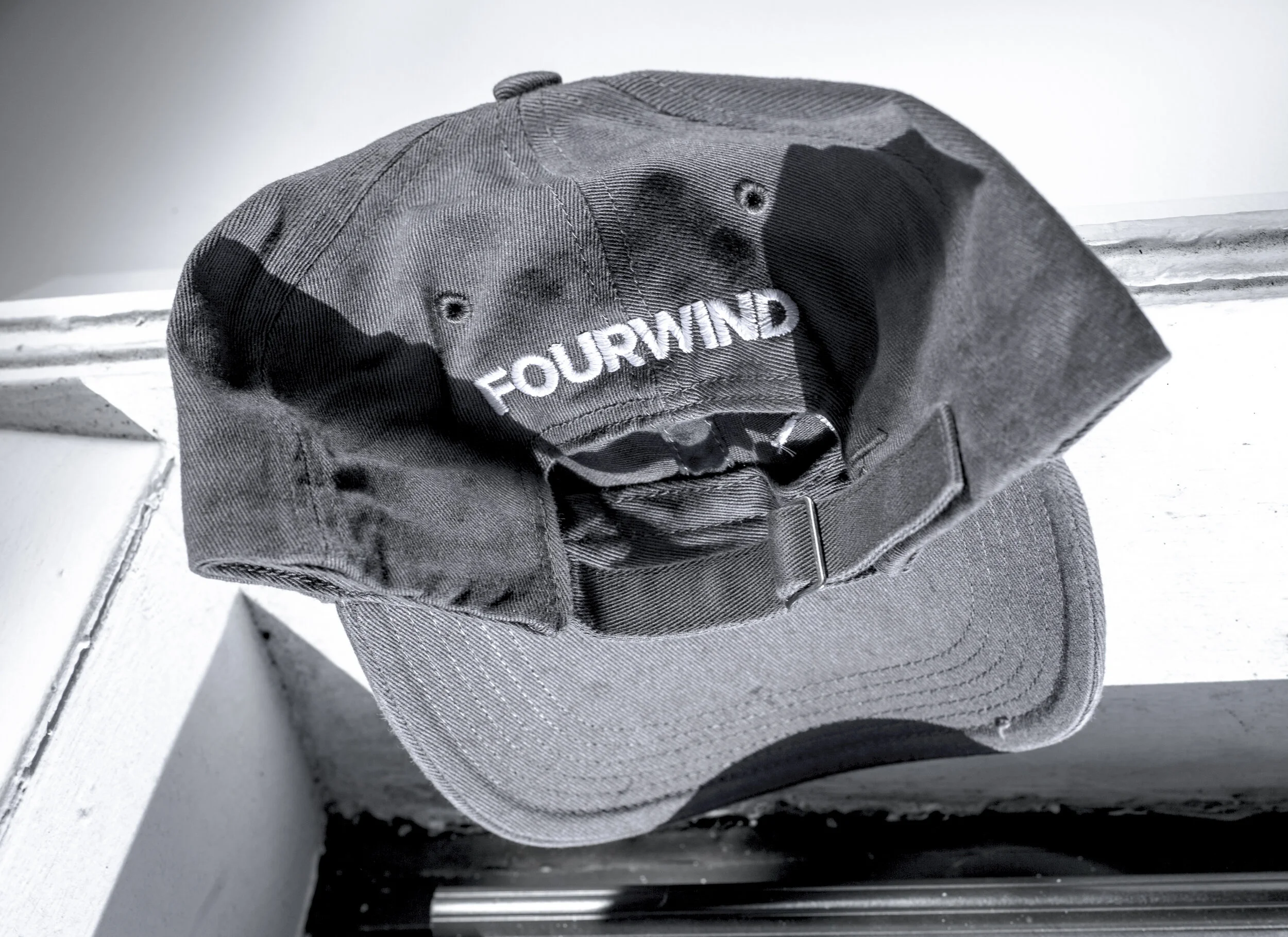 6566 FOURWIND Dad hat light bulb.jpg