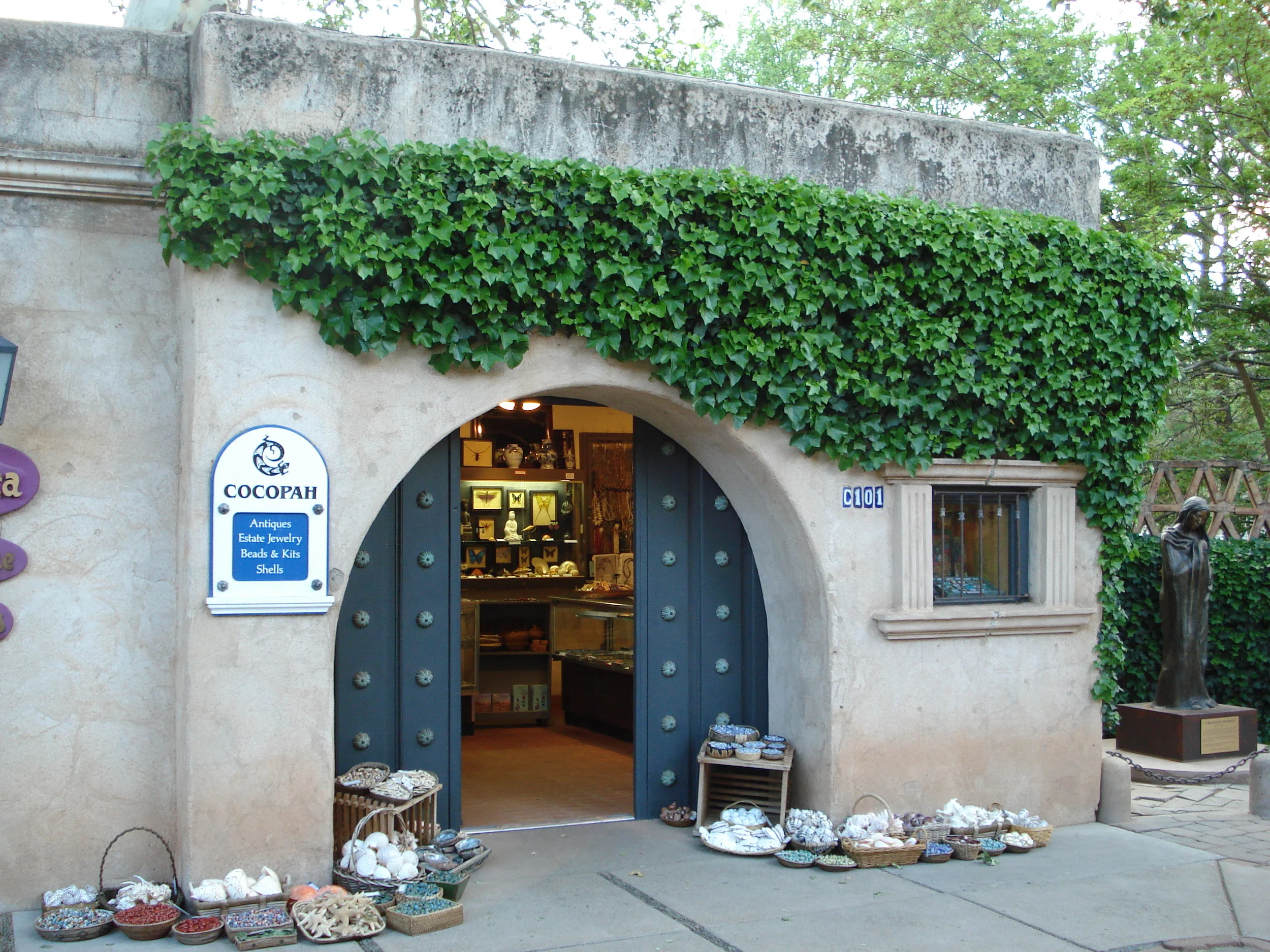 TALQUEPAQUE ARTS & CRAFTS VILLAGE