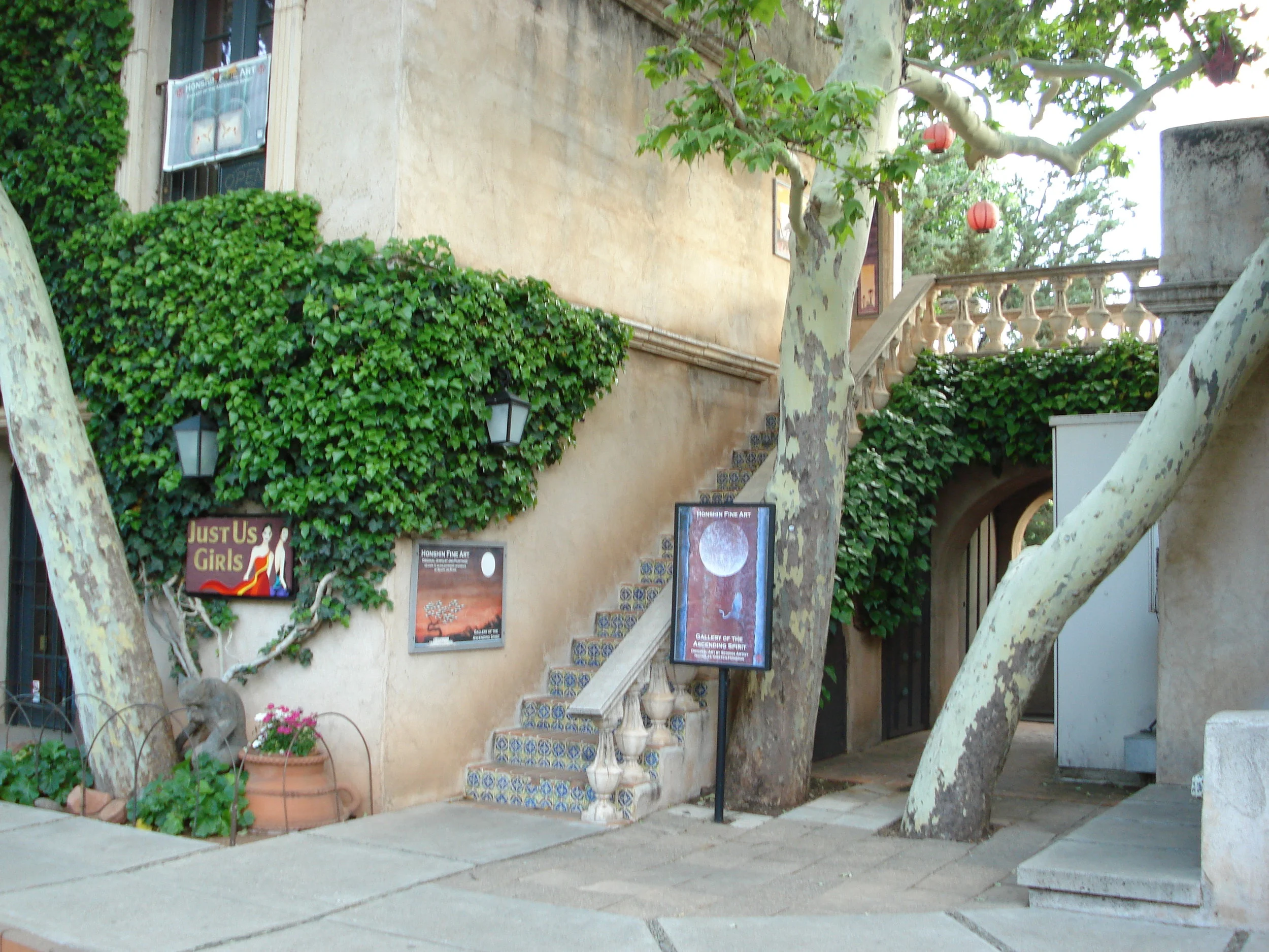 TALQUEPAQUE ARTS & CRAFTS VILLAGE