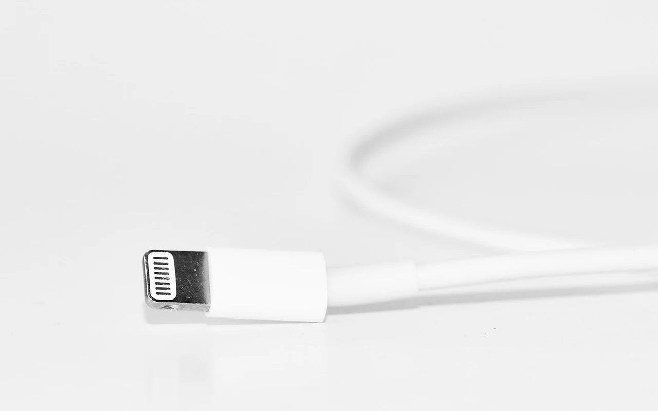 Lightning-cable-photo.jpg