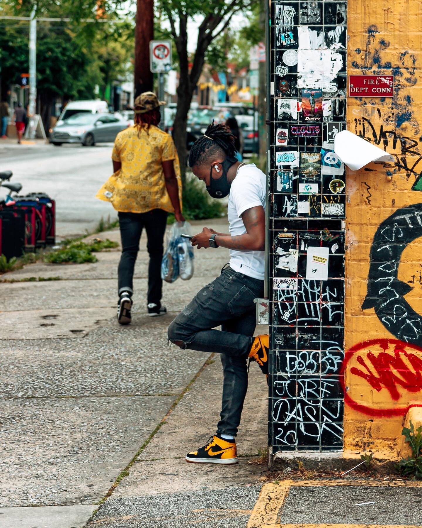 Little 5 Points. Atlanta, GA 
.
.
.

#streetvisuals #_streetstock 
#moodygram #toneception #tonebox #citygrammers #killyourcity #houseoftones #grittyside #streetgrammers10k #rawurbanshots #streets_vision #streetshared5k #streetleaks #streetmobs #stre