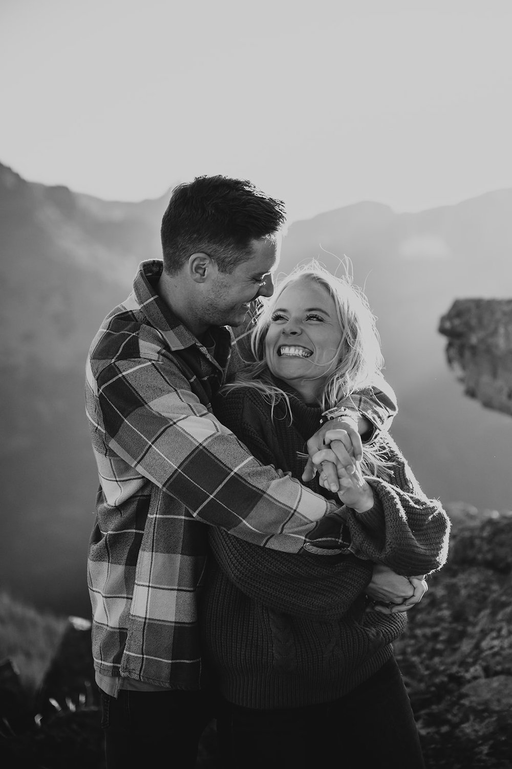 2022-Jessica & Ryan Engagement-Rocky Mountain National Park-Colorado-180_websize.jpg