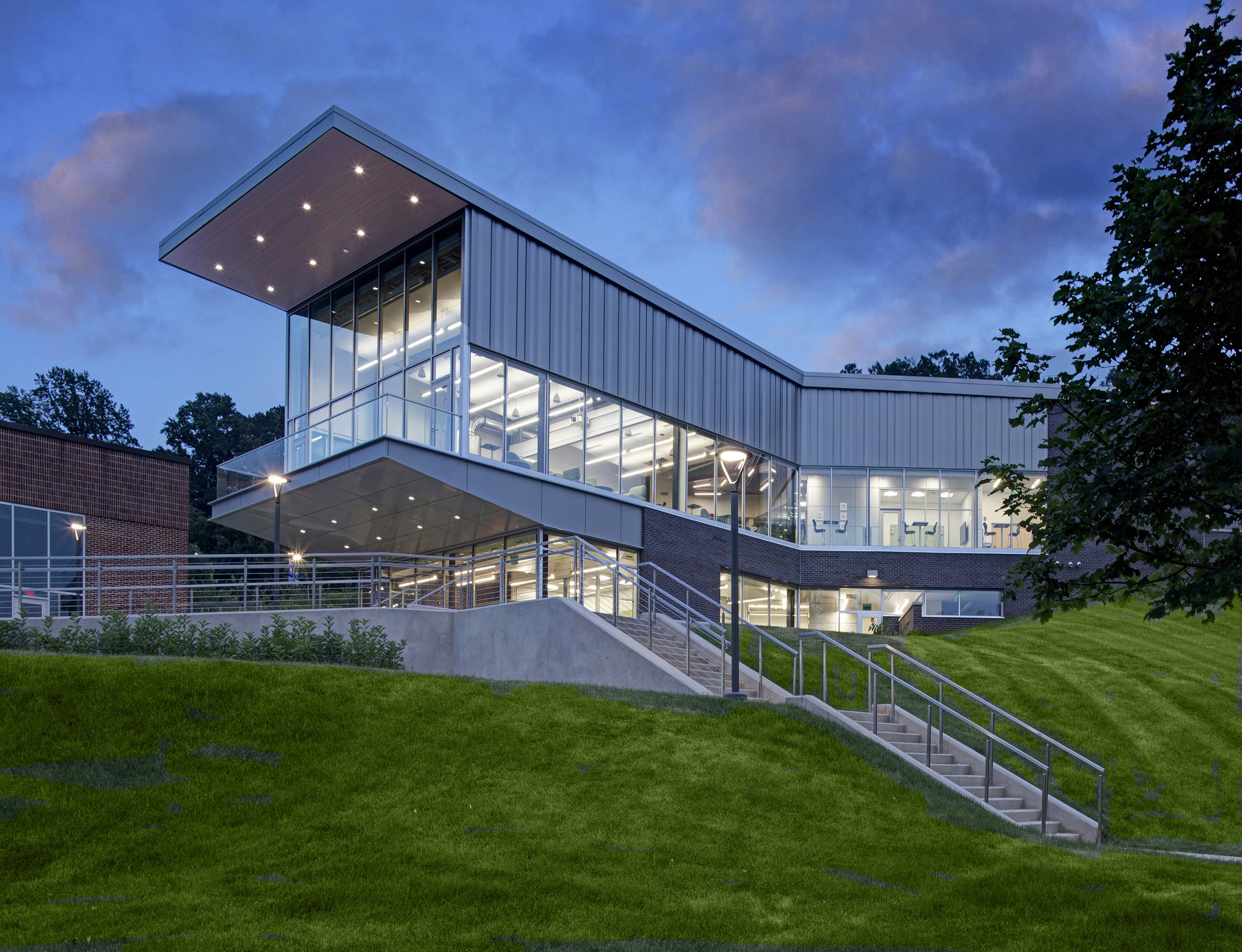 Graham Center for Innovation and Collaboration_high res ext 01.jpg