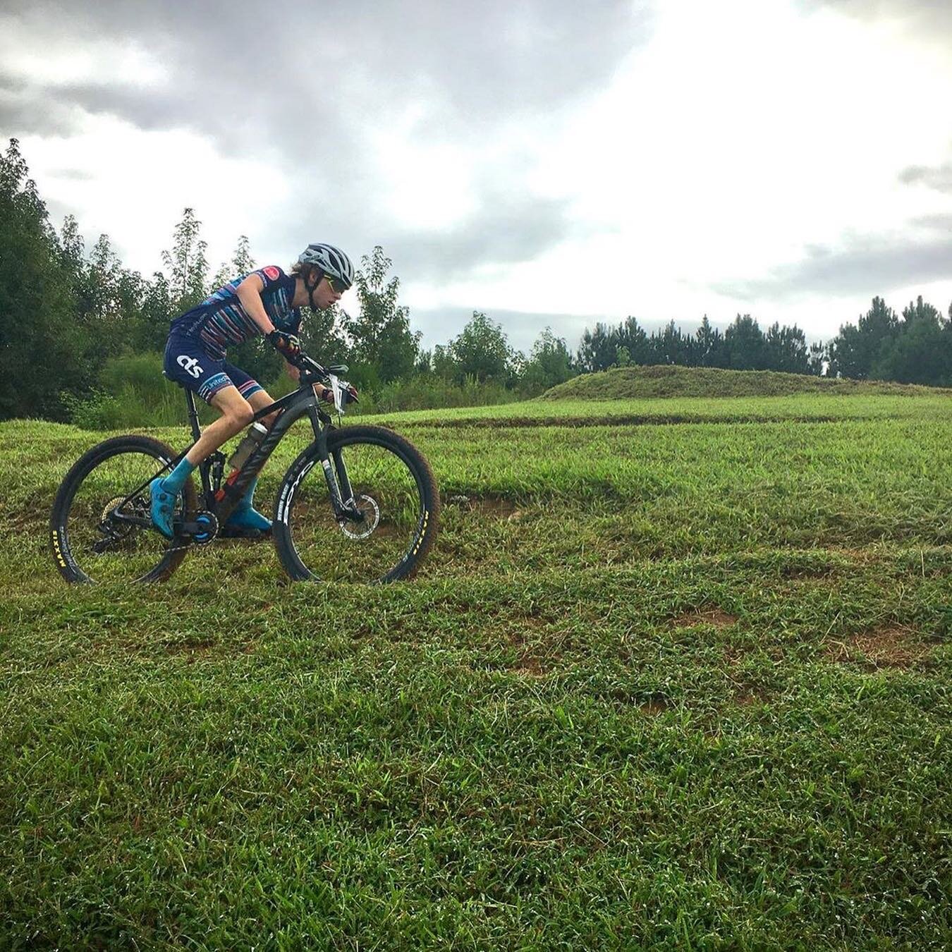 Congrats to junior racer @elyclarkmtb for his consistently impressive results in the Pro/1 mountain bike race categories! He earned 7th place this past weekend in the @canecreekcup race at Mazeppa Park. He&rsquo;ll be racing at the one next weekend t