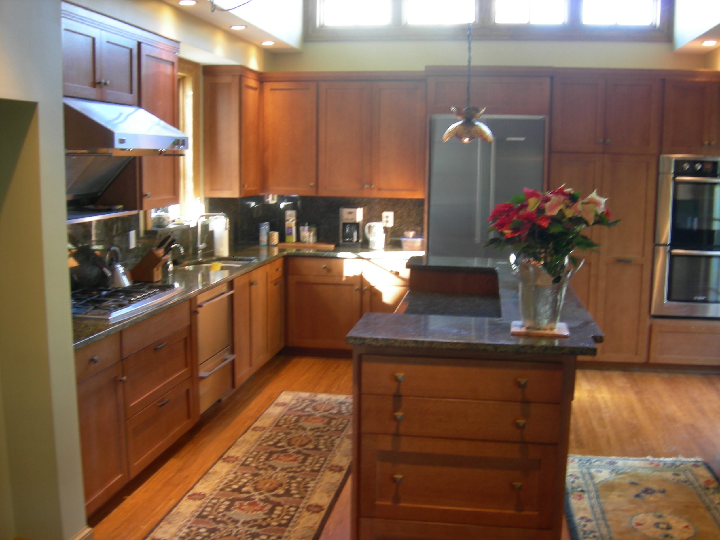 Arts & Crafts Kitchen in quartered white oak.