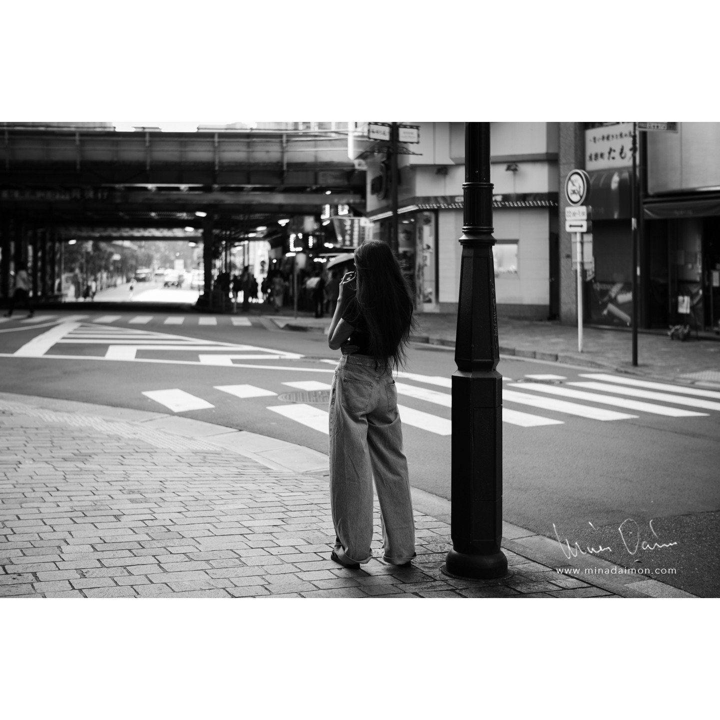 Ginza. Tokyo, Japan 2024.

#LEICA #leicam10monochrom #noctilux #noctilux50mmf12 #leicacamera #leicaphoto #leicagram #storyofthestreet #streets_storytelling #streetphoto #streetphotography #streetphotographer #SPiCollective #bnw_demand #bnw_city #bnw_