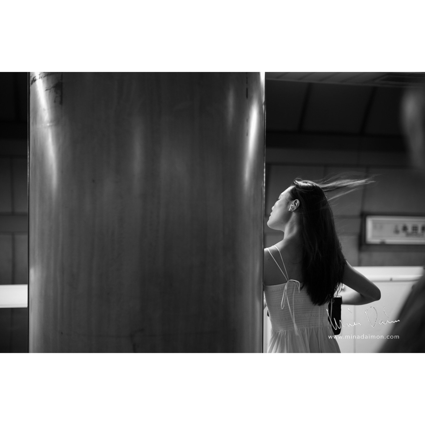 Wind. Tokyo Metro. Tokyo, Japan 2024.

#LEICA #leicam10monochrom #noctilux #noctilux50mmf12 #leicacamera #leicaphoto #leicagram #storyofthestreet #streets_storytelling #streetphoto #streetphotography #streetphotographer #SPiCollective #bnw_demand #bn