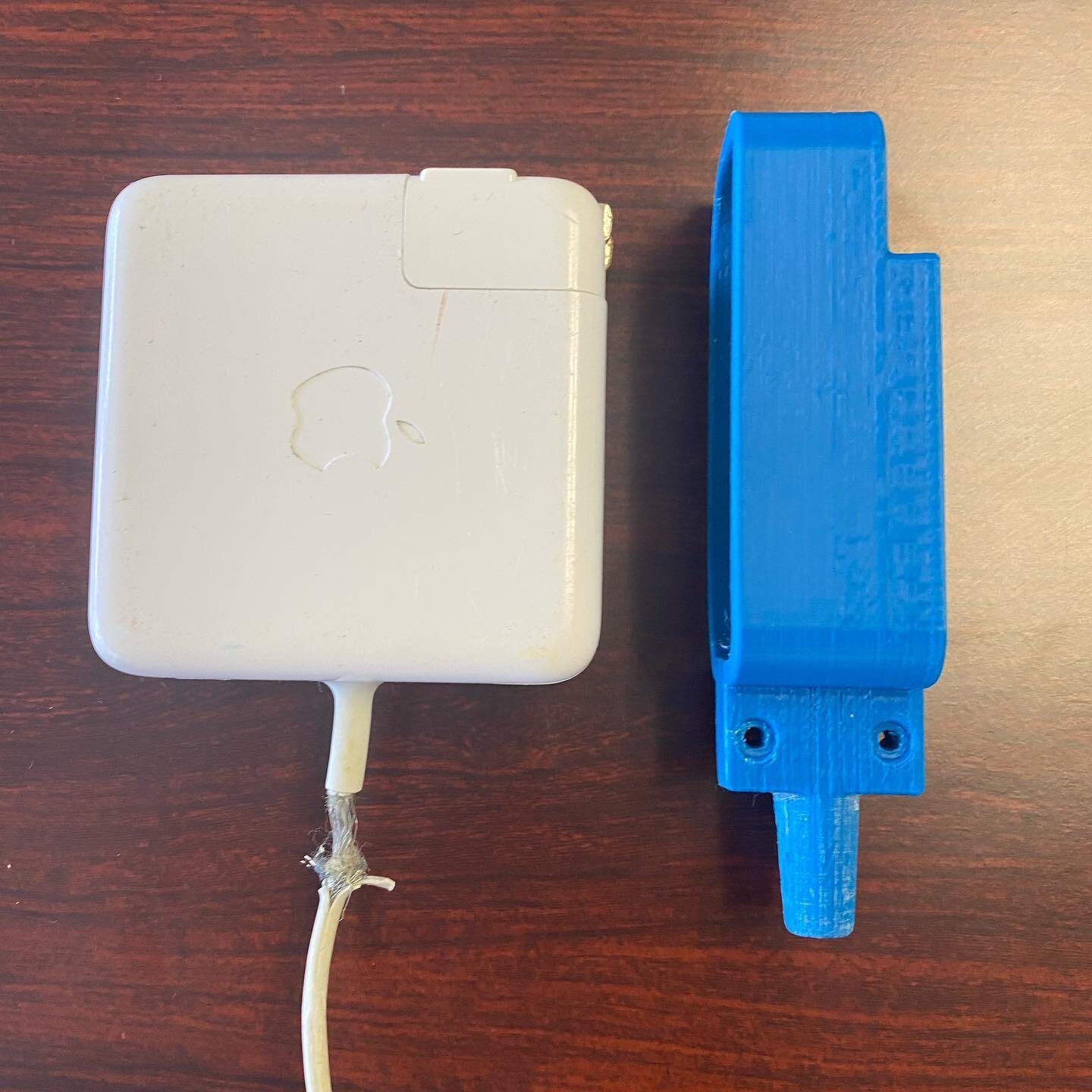 Strain relief device for apple power adapter

Prevents high bending stress on your Apple MagSafe charger, SAVE your $75 by using this 3D printed cable management device.

$10 each, if you order more than five $7 each.