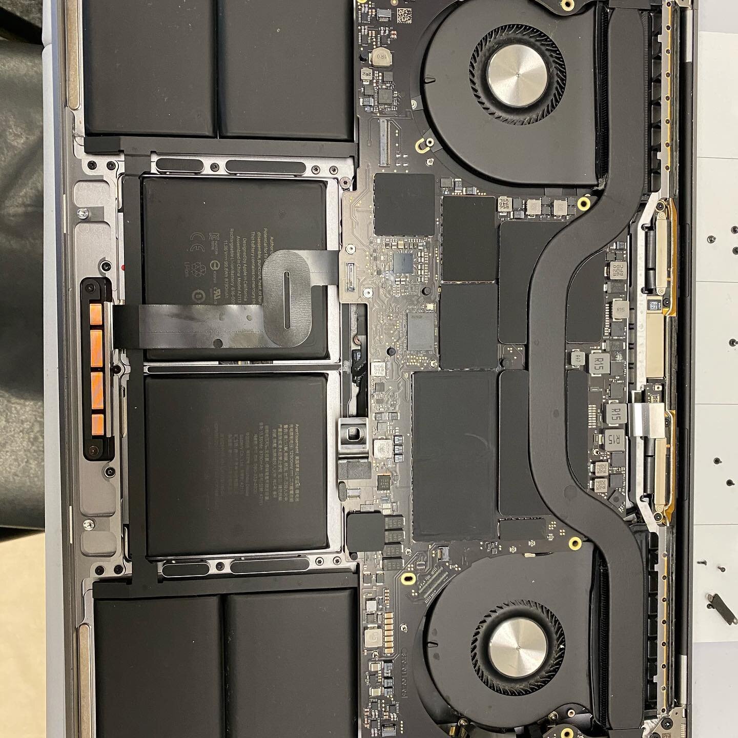Water damaged 2019 MacBook Pro 16 inch FIXED!
#macbookpro #waterdamage #macbookclinicframimgham