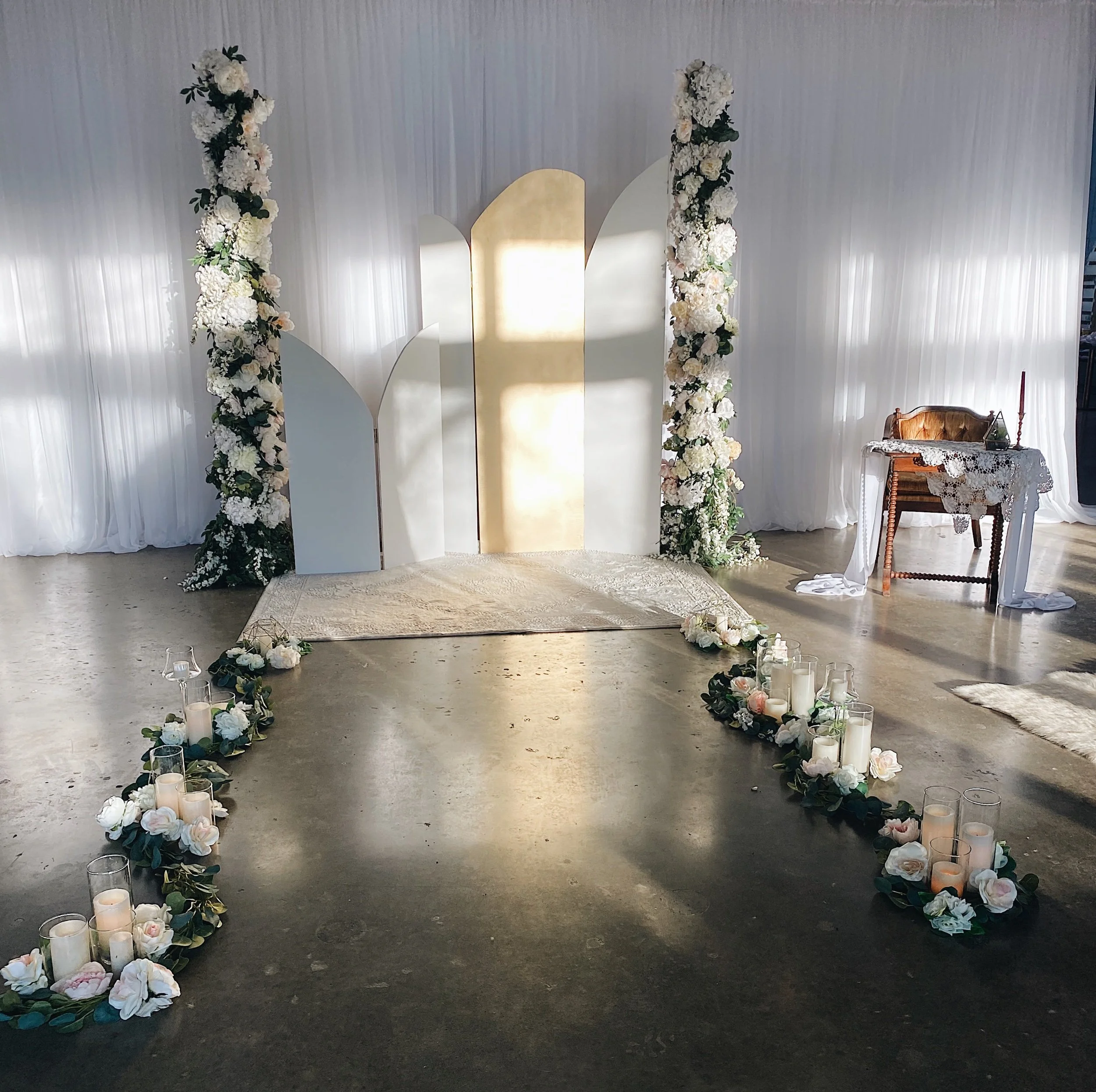 Trend Alert - Flower Walls &amp; Arches