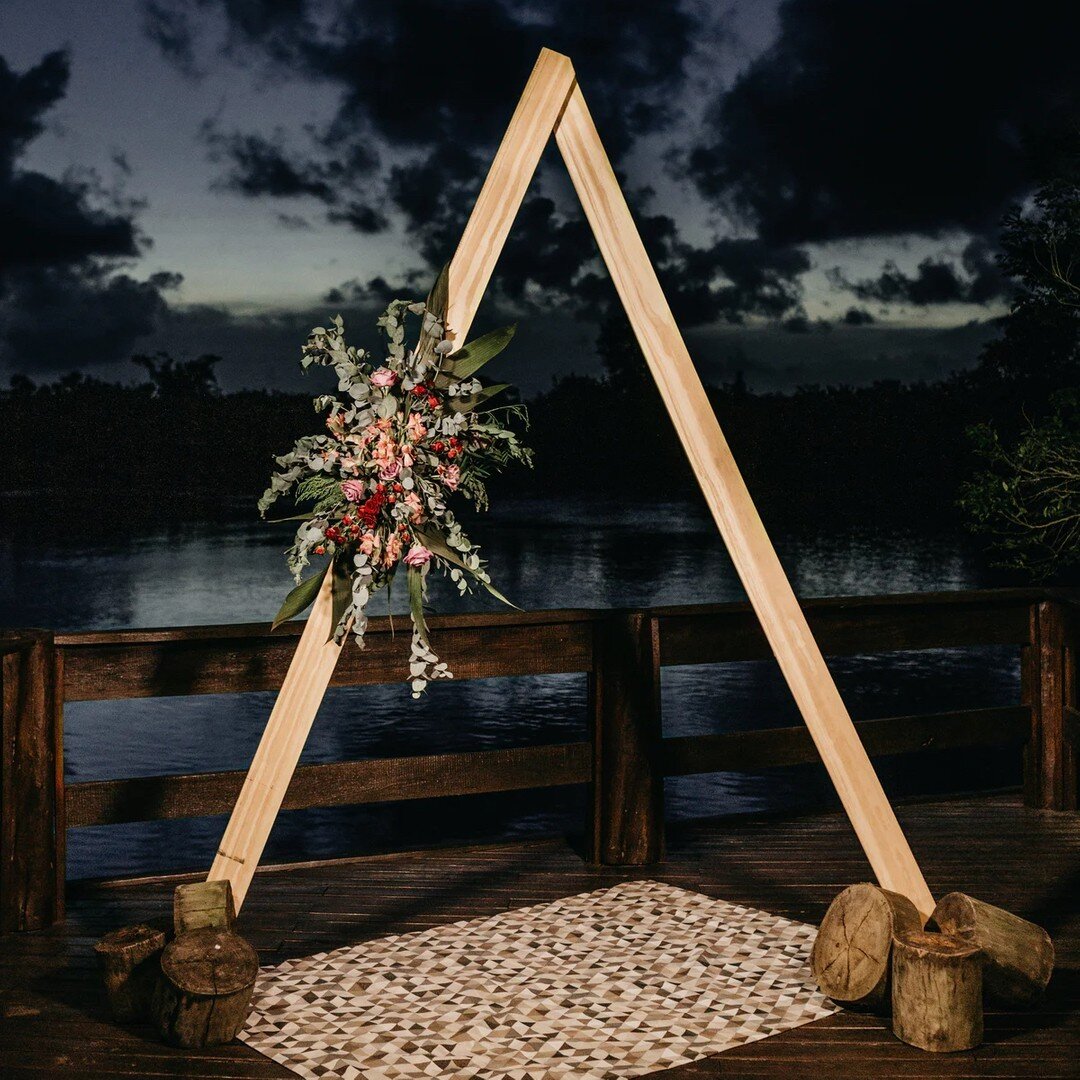 In most literary pieces, the triangle represents perfectness, unity, and importance. It is the strongest unit. 🔺 .​​​​​​​​
.​​​​​​​​
.​​​​​​​​
 #wedding #weddingseason #yeg #yegweddings #weddings #weddinginspiration #weddingreception #brides #edmont