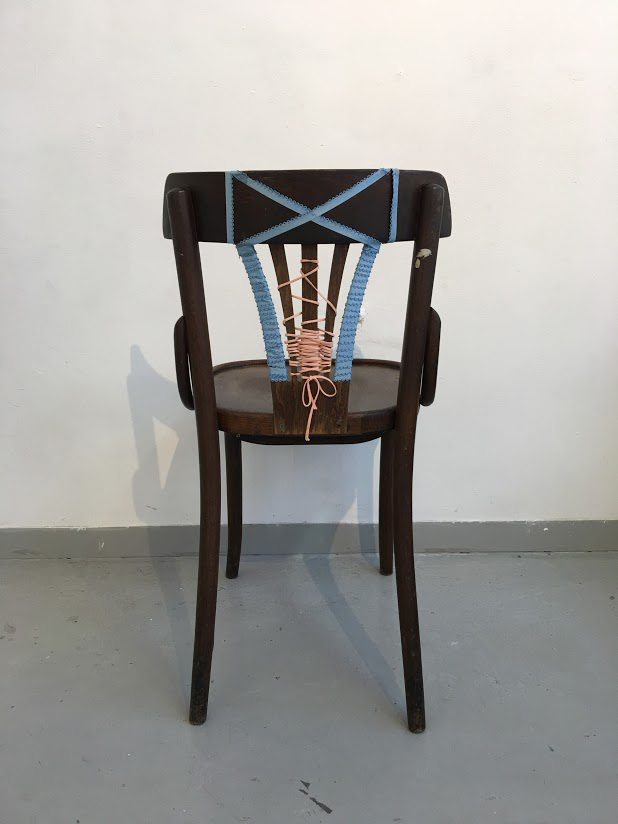  75x49x40cm  כיסא מחוך&nbsp;- 2014  עץ, שרוכי כותנה     Corset Chair  Wood and Cotton yarn 