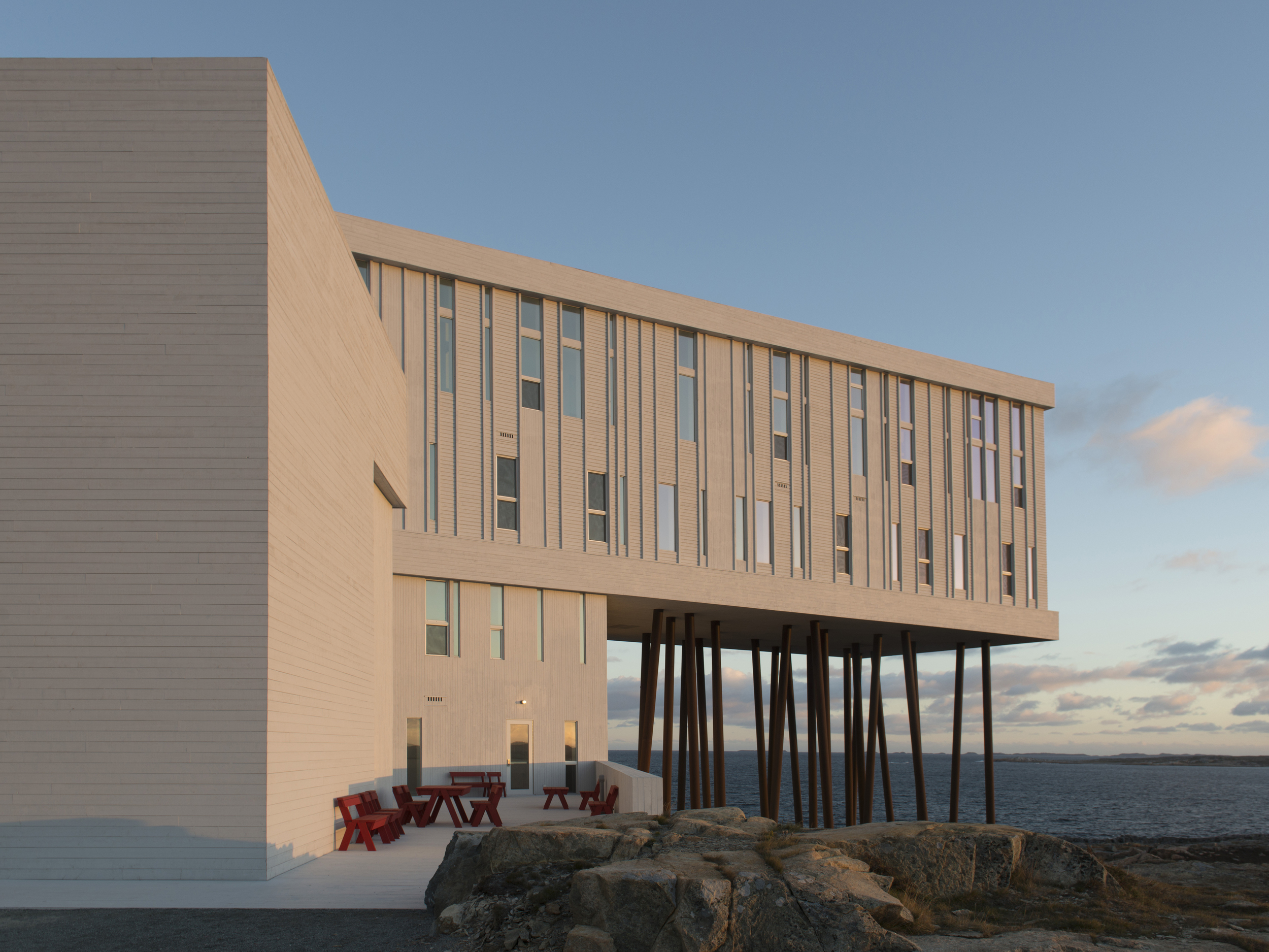 04FogoIslandInn.jpg