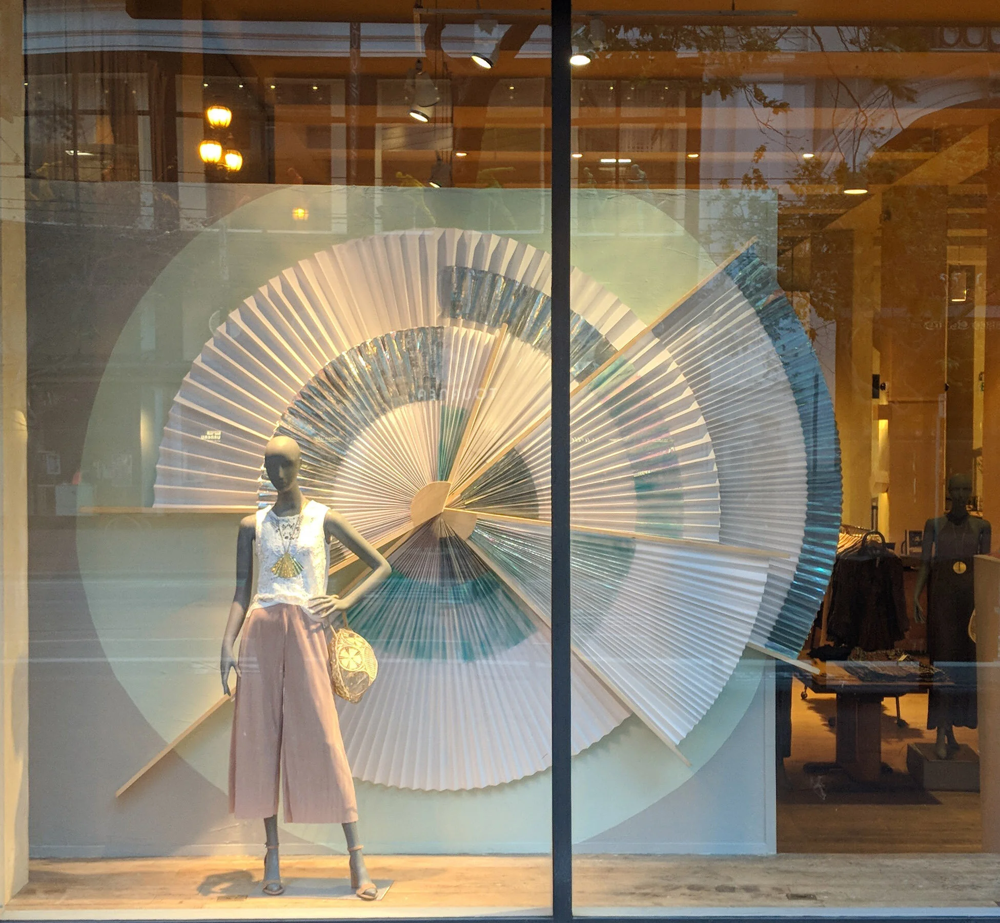 422_Pleated Window_03.jpg