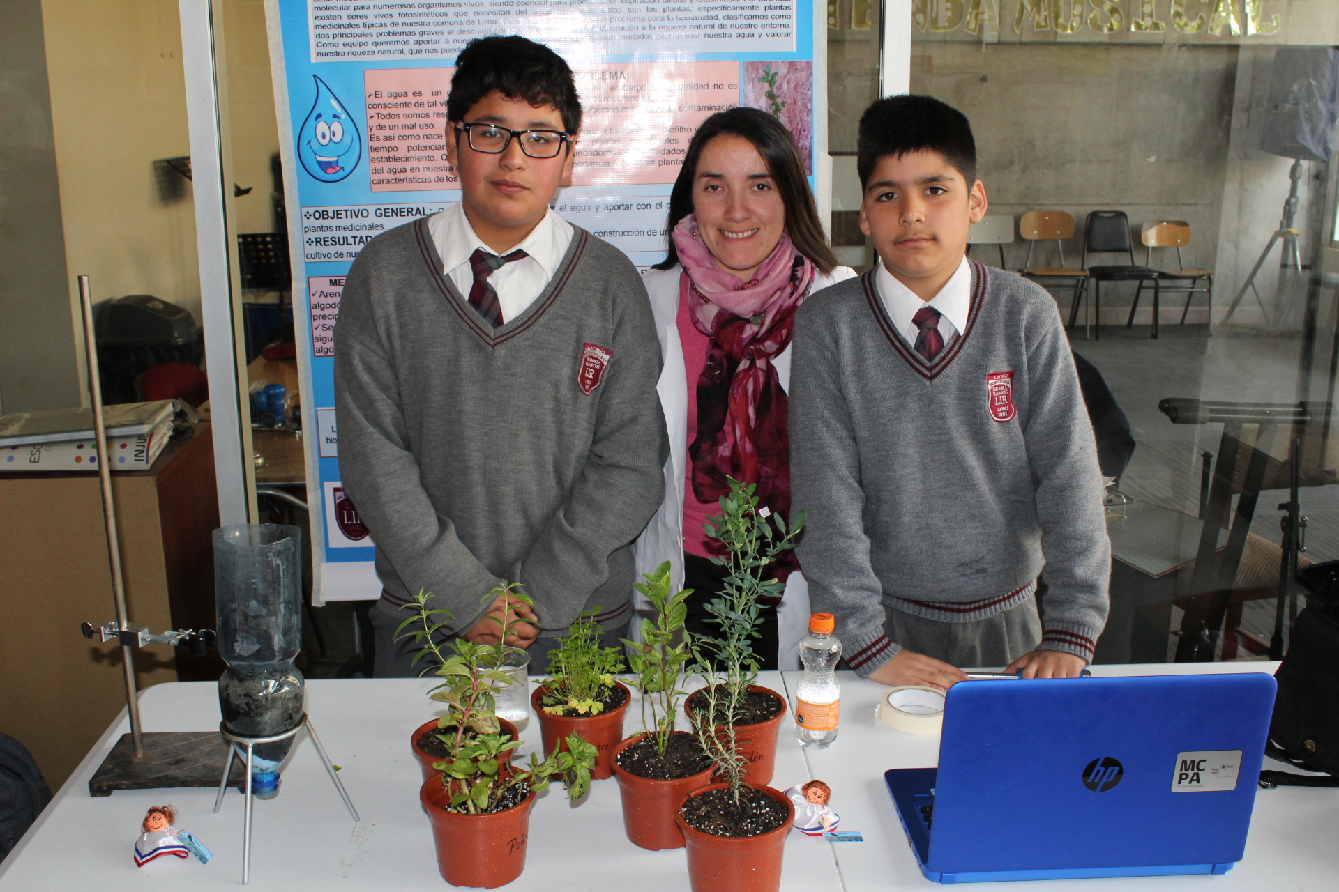 "Biofiltro: Purificando agua para el crecimiento de nuestras plantas medicinales" Liceo Bicentenario Isidora Ramos de Lebu