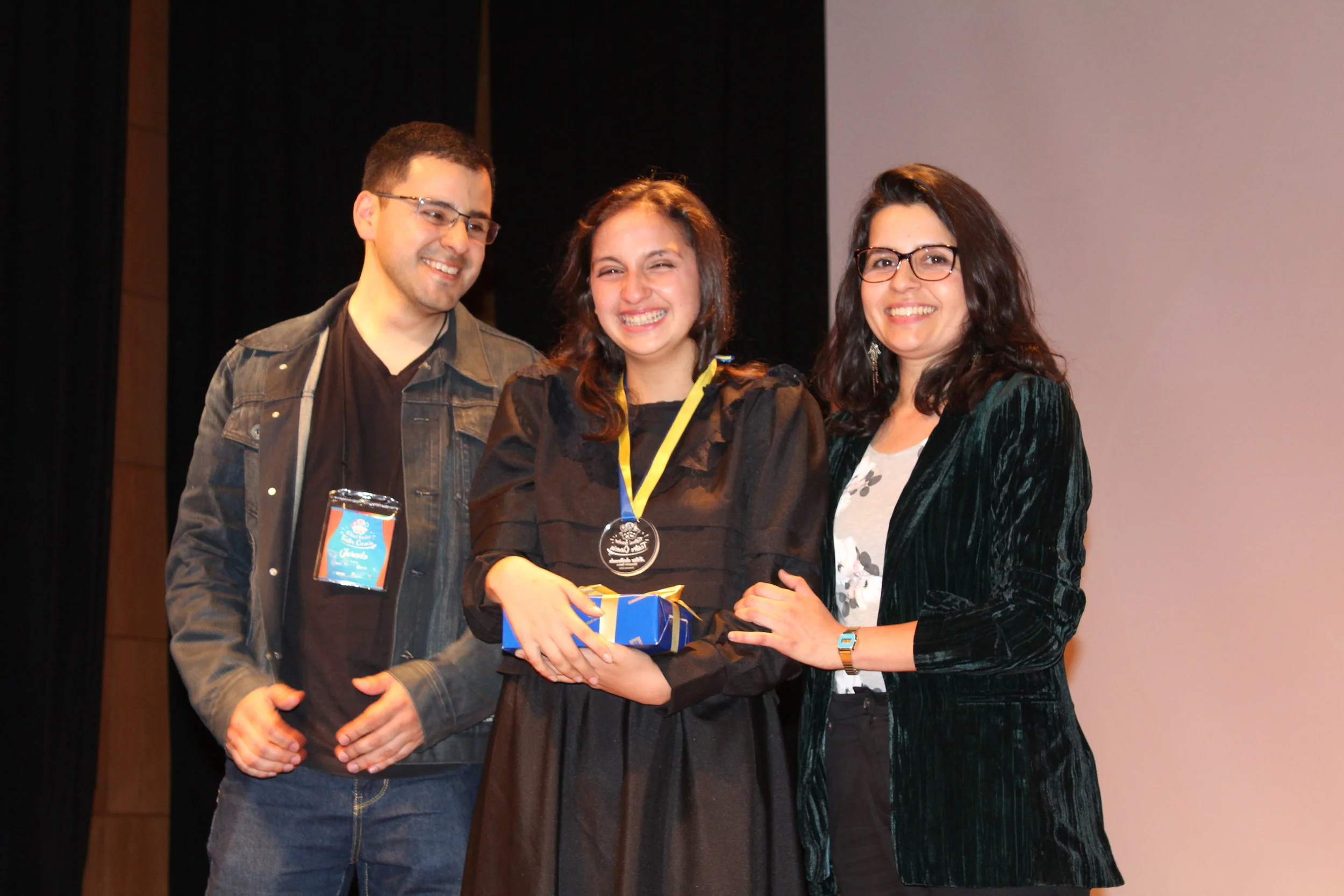 Norma Herrera ganó premio a Actriz Destacada por su interpretación de Marie Curie, “Marie Curie, una mujer radiante” del Colegio Amanecer Coronel