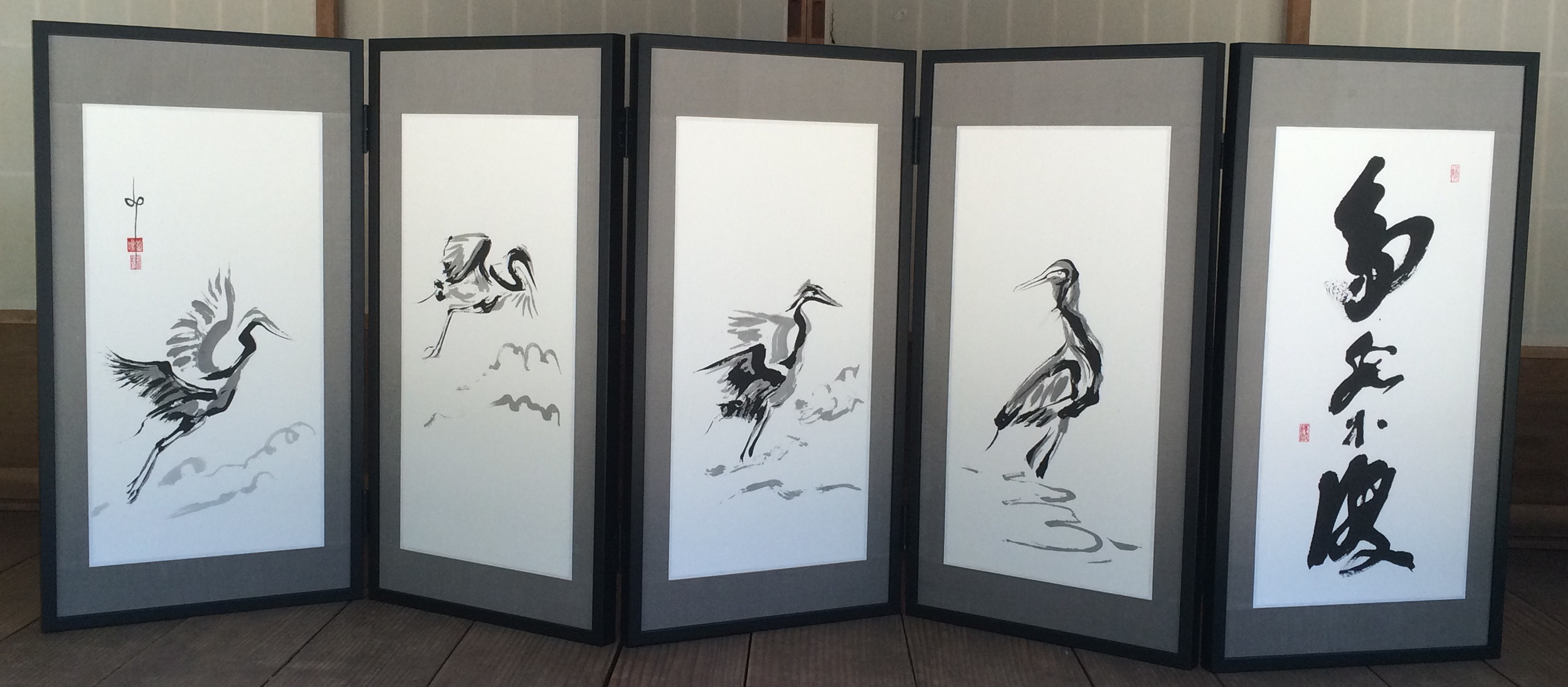  Bird Flies but Does Not Cross / 2014 / sumi with raccoon brush, including silk border 33 x 85  calligraphy by Shaku Daijo  Shaku Daijo was founding abbot of Daishu-in West Rinzai Zen Temple, in Northern California. A portion of the sale of this fold