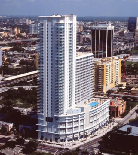 BRICKELL VIEW Miami, FL A 36-story high rise adjacent to Miami’s thriving financial district. Amenities include a landscaped rooftop swimming pool, premium spa facilities, 24-hour concierge service, and outstanding views of Biscayne Bay.
