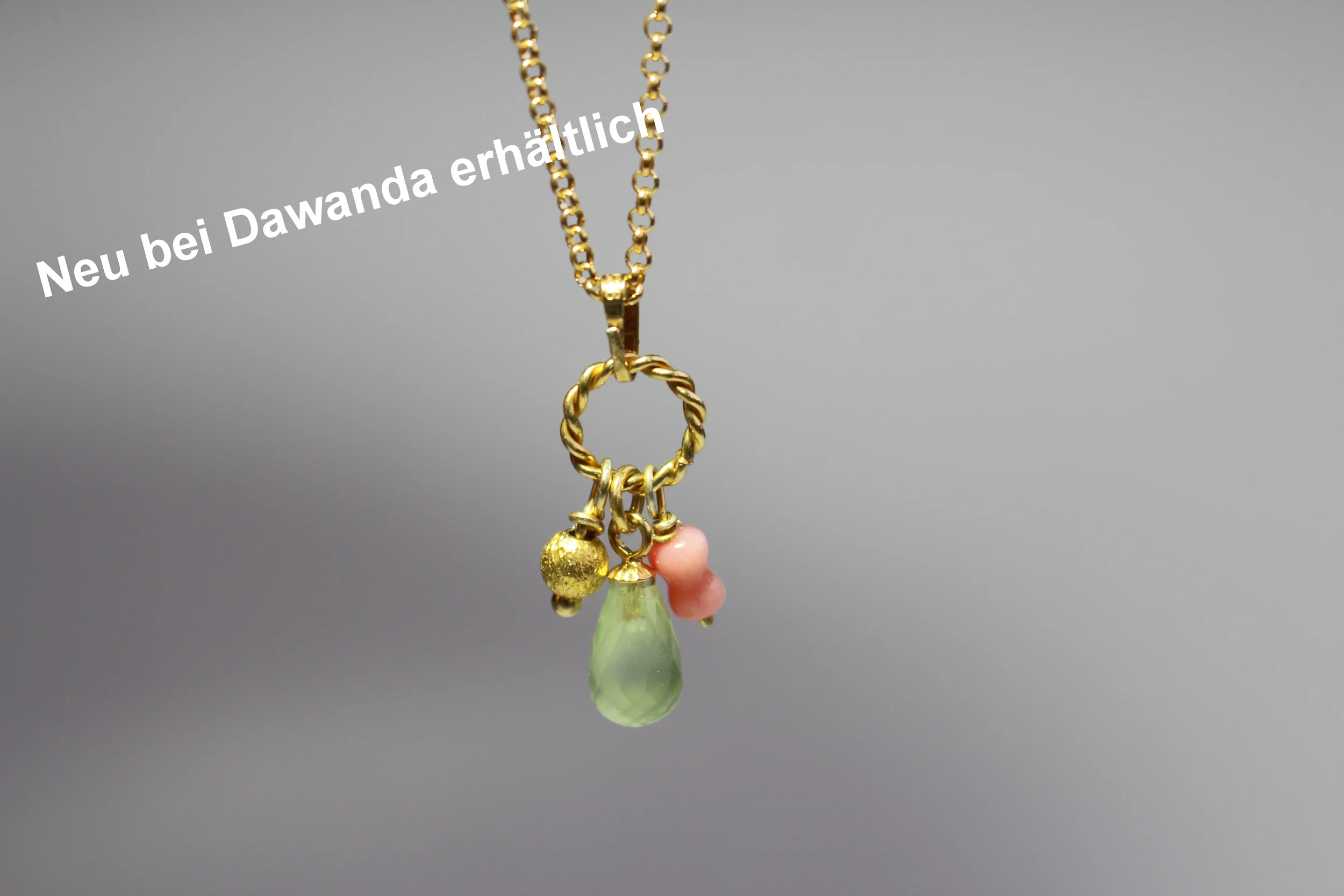Neu bei Dawanda: lange Kette mit grünem Prehnit+Koralle-Anhänger