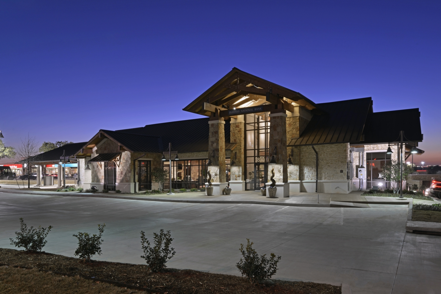 Inwood National Bank | Rockwall, TX General Contractor: Raymond Construction