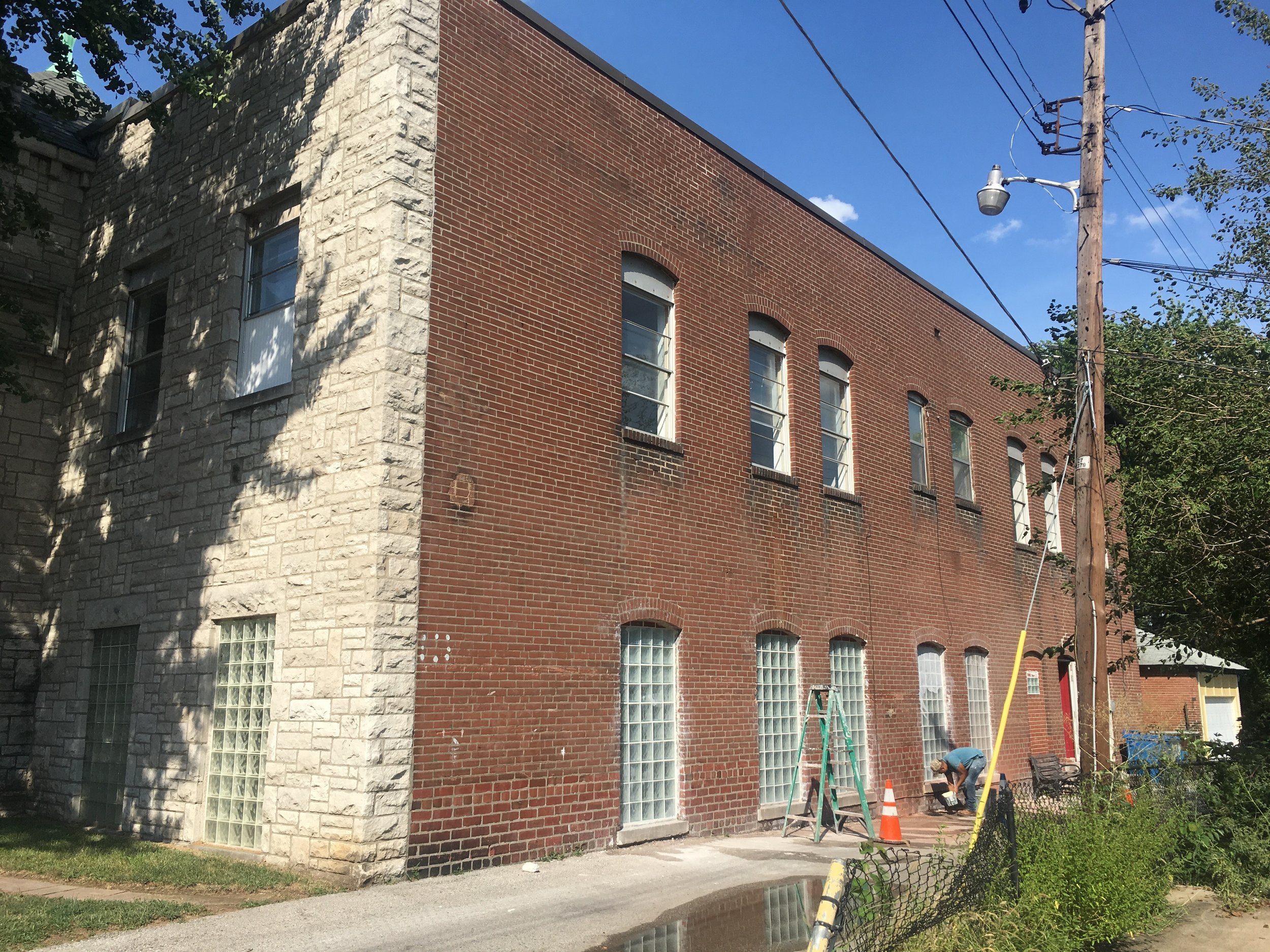 This is a wall… It is desperately in need of a mural