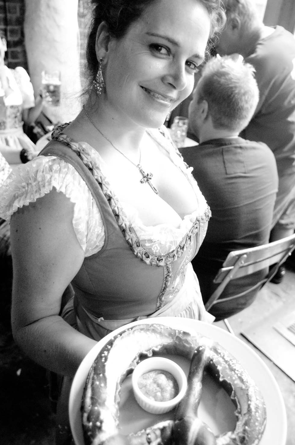 zum-schneider-nyc-2011-oktoberfest-0820.jpg