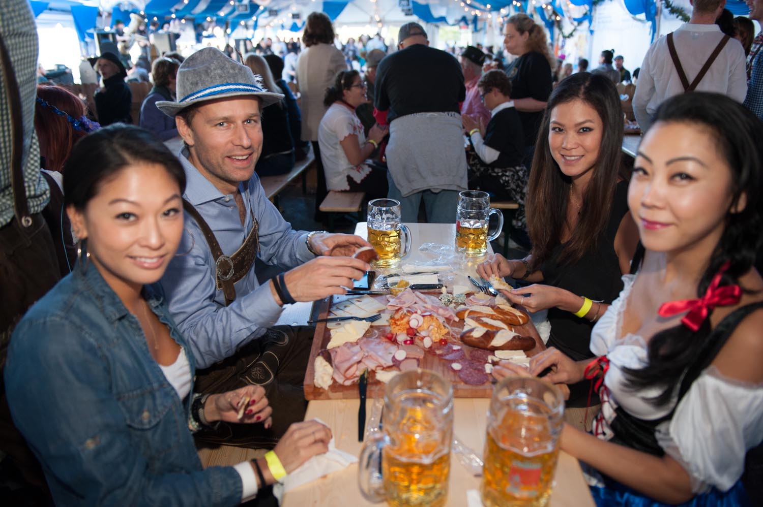 zum-schneider-nyc-2014-oktoberfest-munich-east-river-5950.jpg