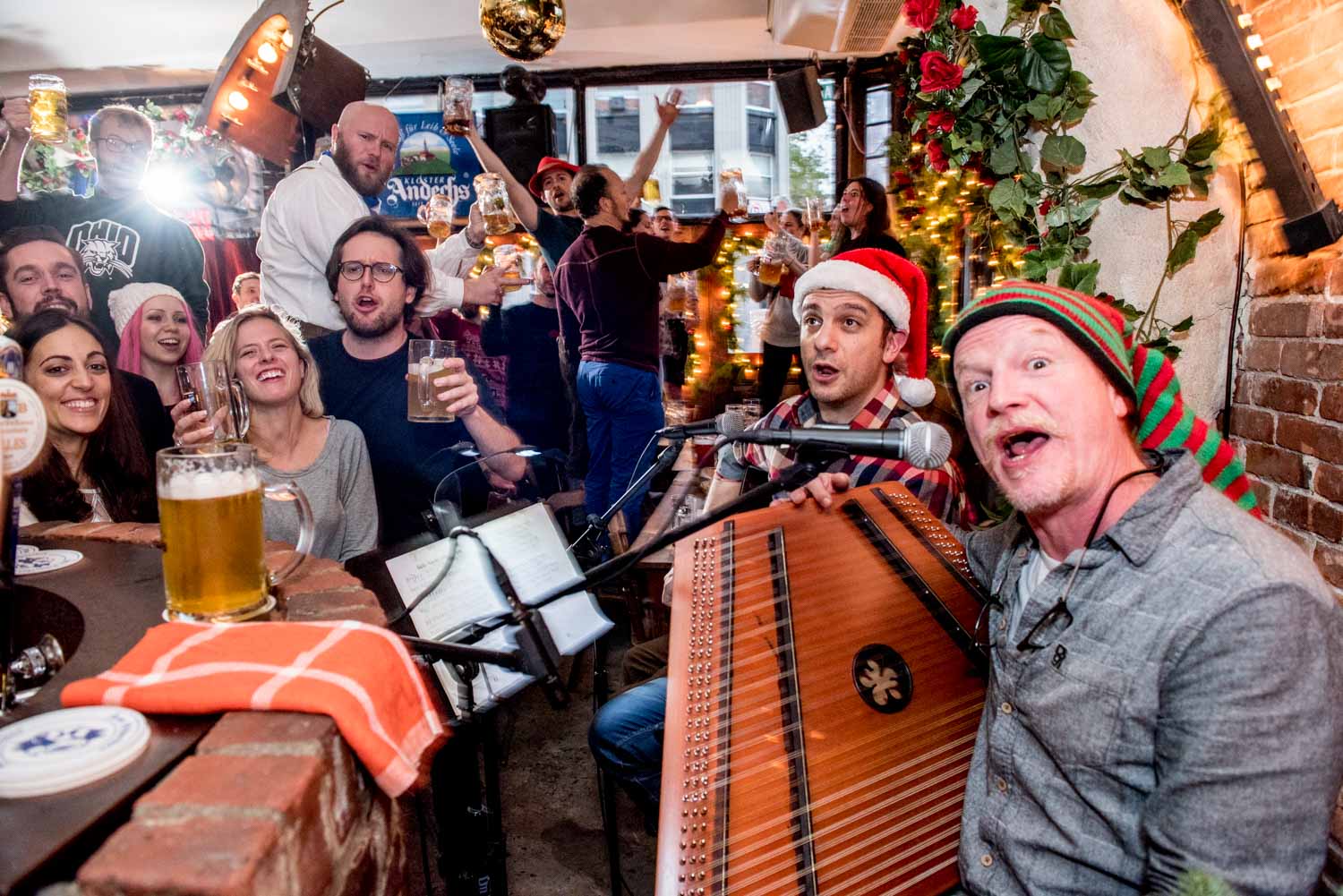 zum-schneider-nyc-2017-christmas-caroling-advent-singen-7075.jpg