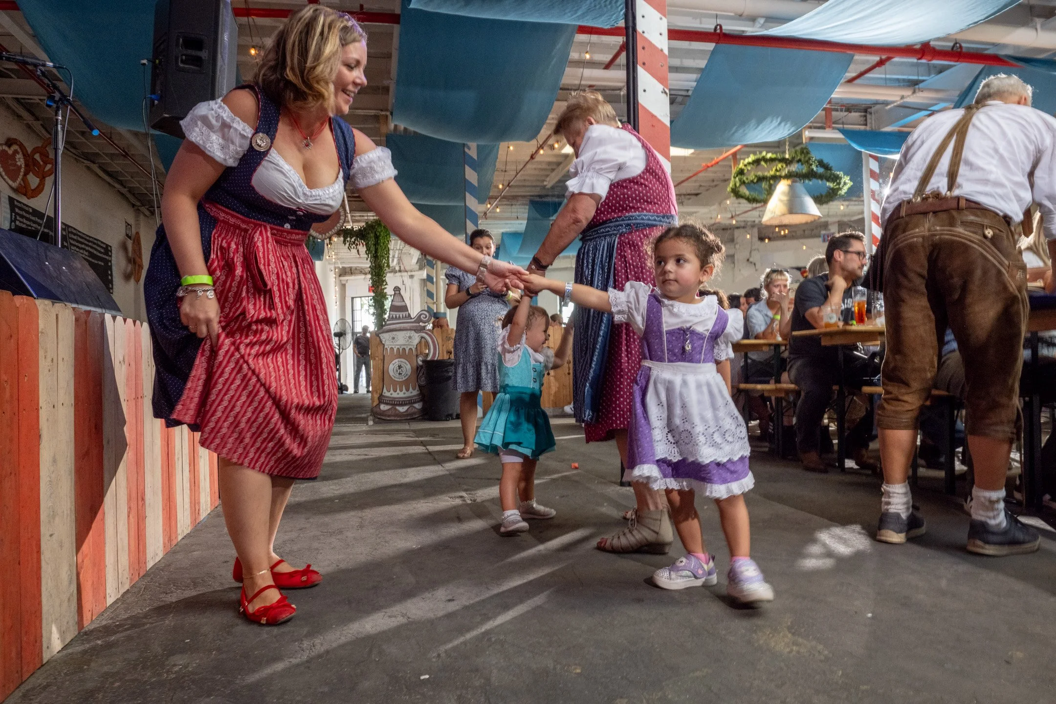 zum-schneider-oktoberfest-munich-east-river-brooklyn-new-york-nyc-9213.jpg