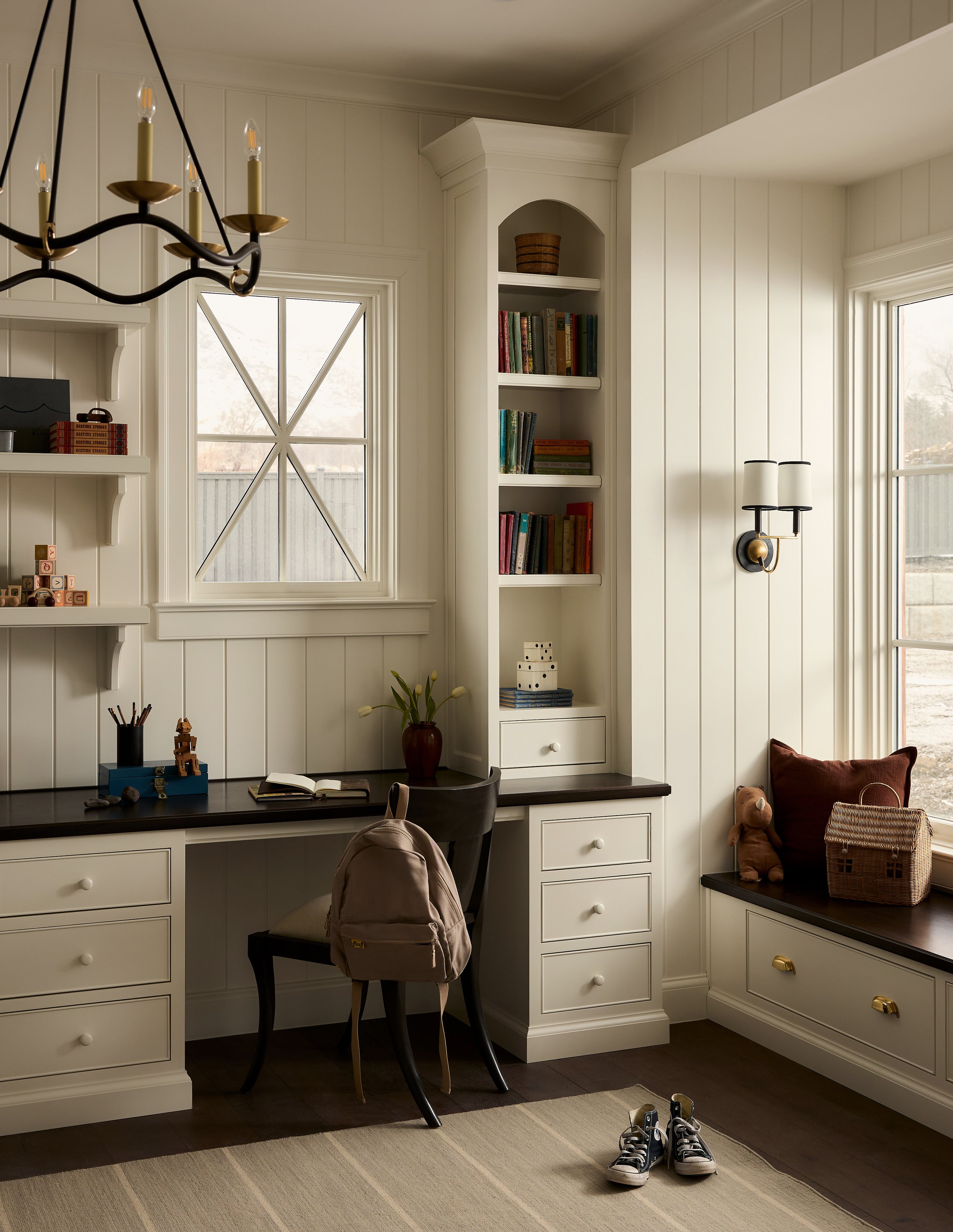 12-AADElizaCircleHomeworkRoom.jpg