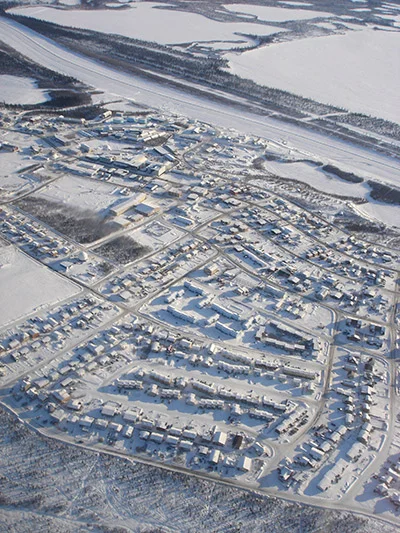 Many communities in Canada’s North depend on imported food. In the winter months, fresh produce travels an average of 10 days to reach the Northwest Territories, resulting in high costs and loss of quality, and community members advocate for implementing measures that lead to better food access.