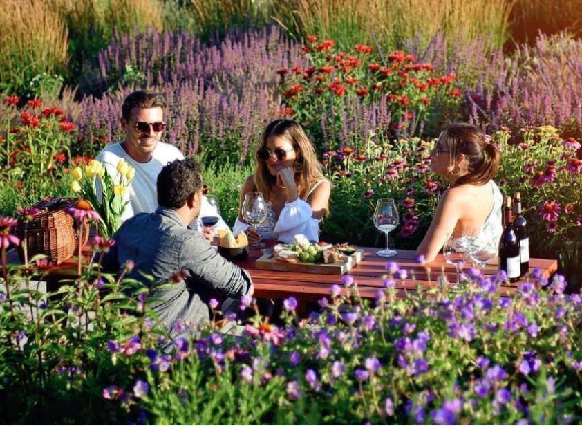 Winetasting in beautiful outdoor setting.JPG