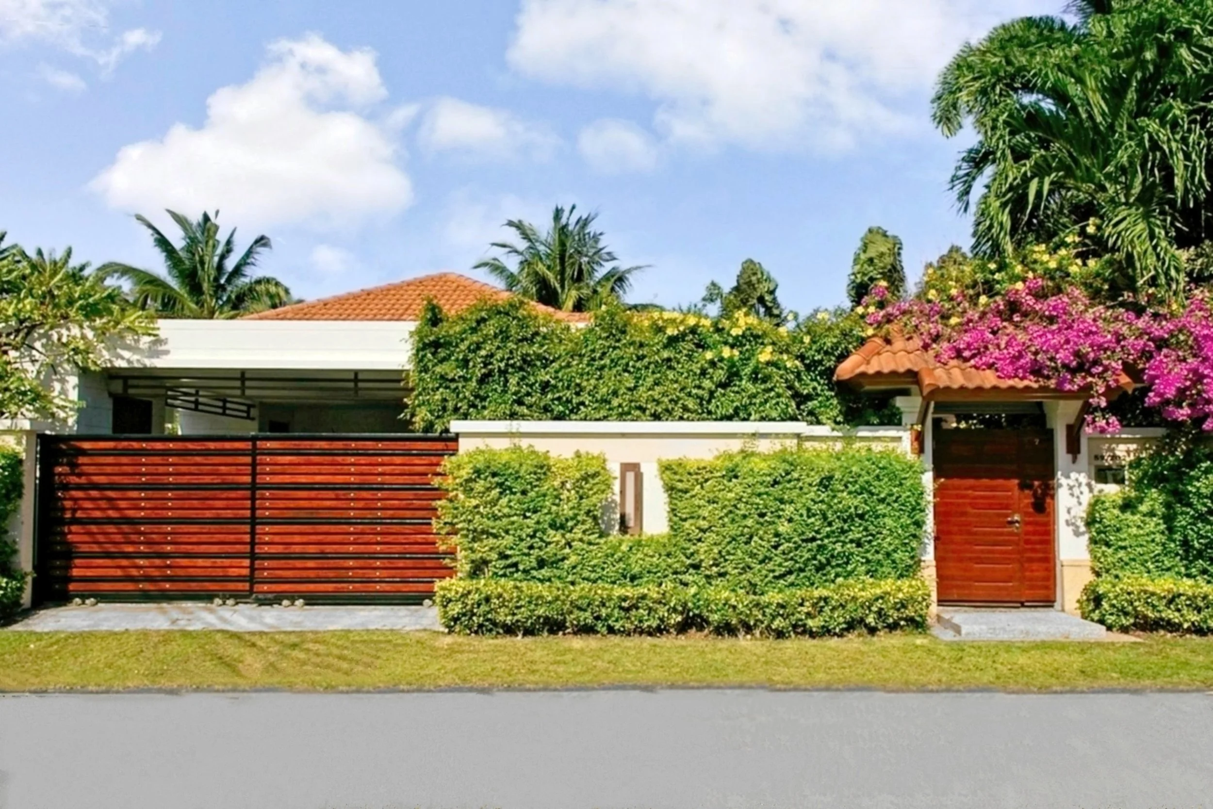 Exterior-02 1.jpg