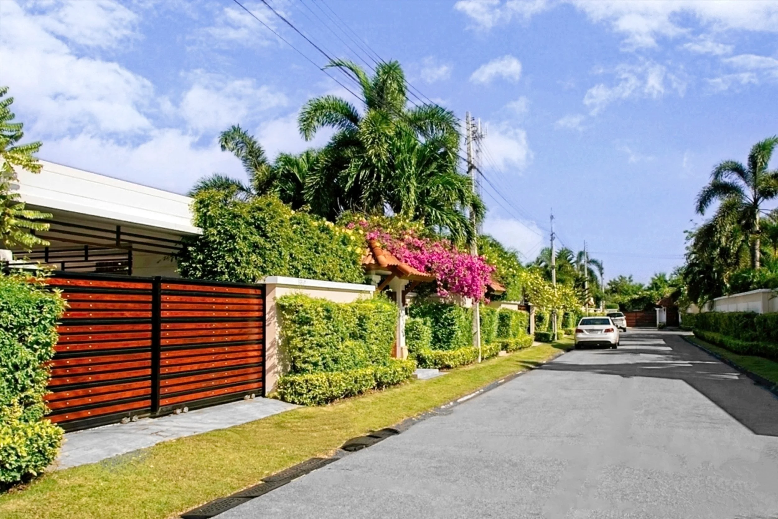 Exterior-05 1.jpg